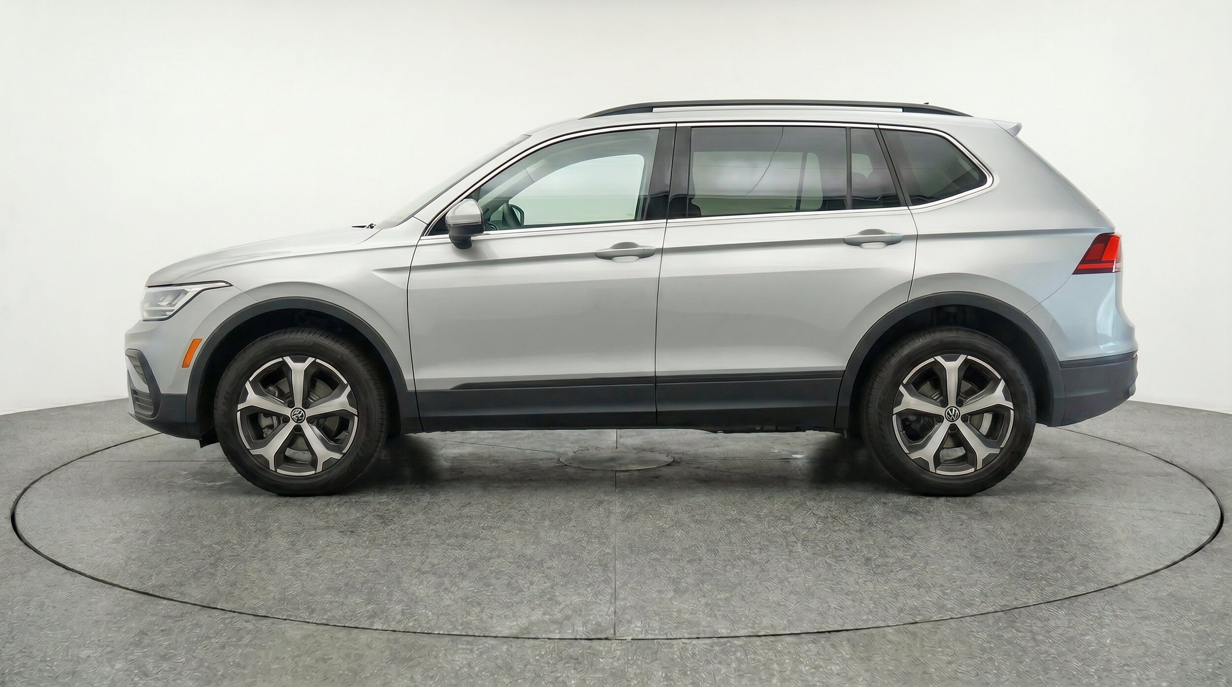 Thumbnail: 2026 Volkswagen Tiguan - 5