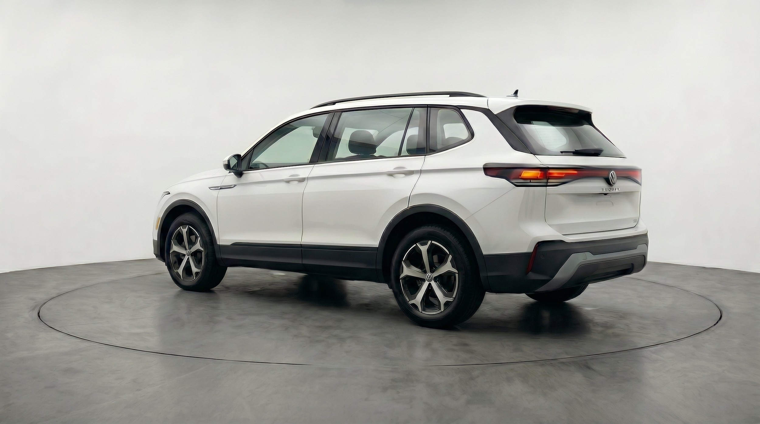 Thumbnail: 2026 Volkswagen Tiguan - 6