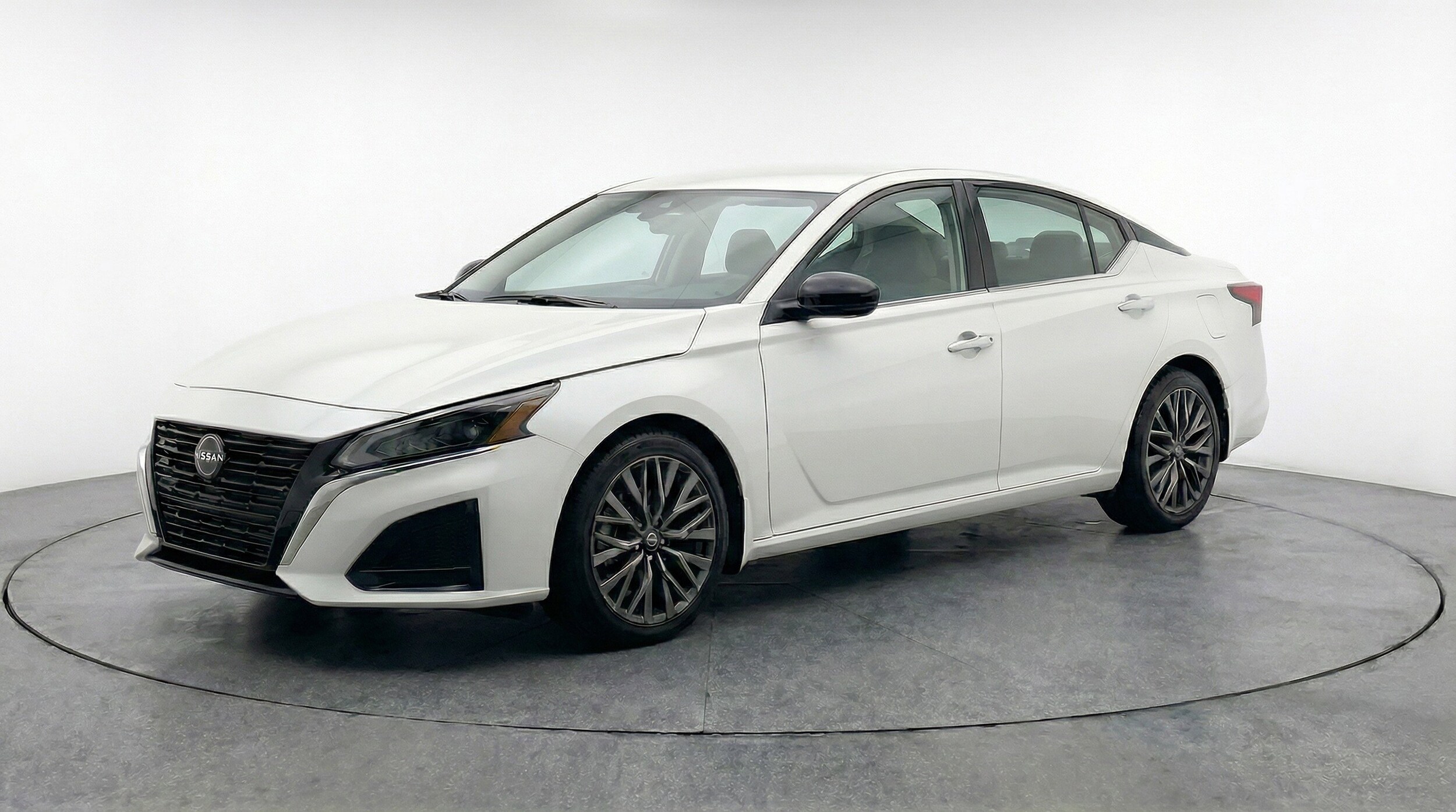 Thumbnail: 2025 Nissan Altima - 3