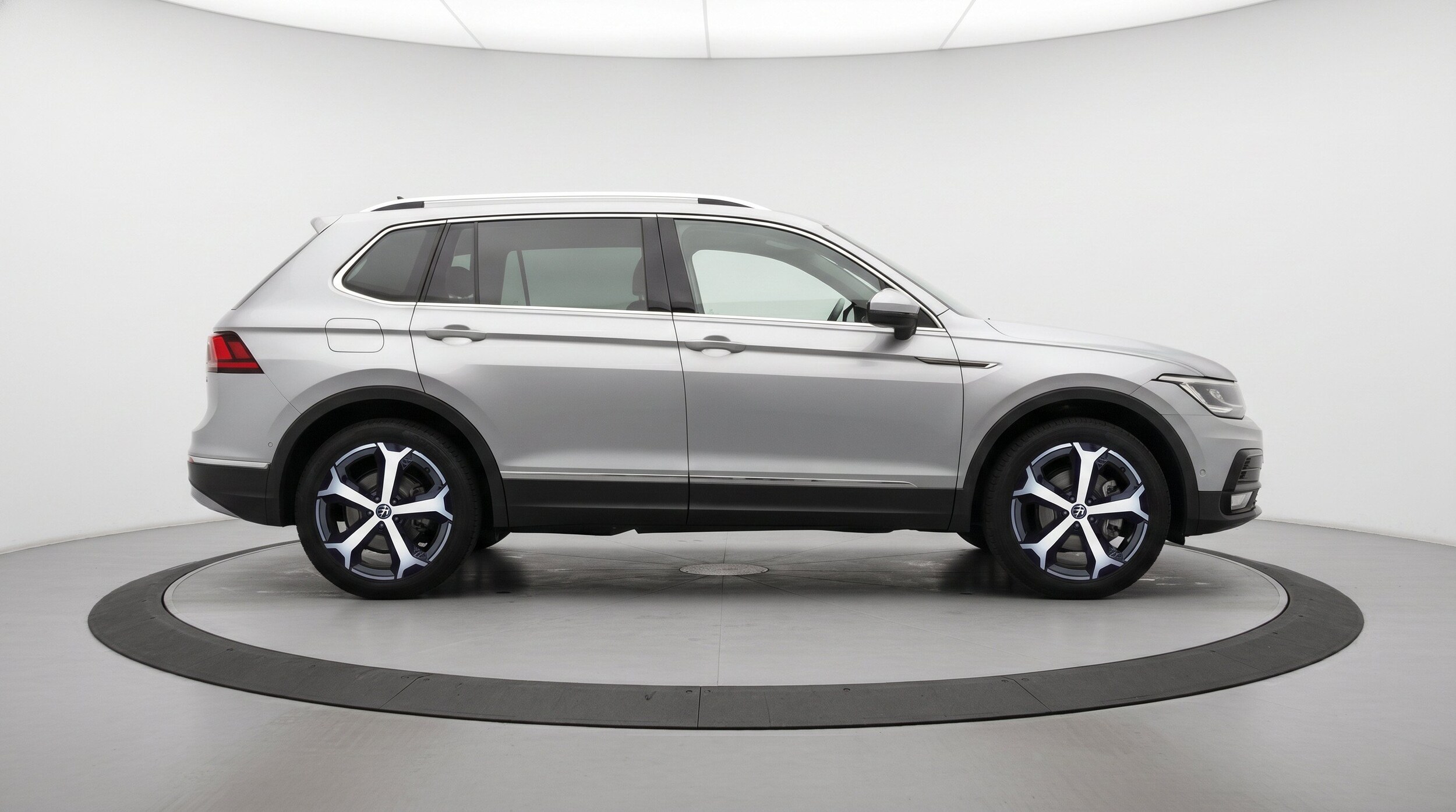 Thumbnail: 2026 Volkswagen Tiguan - 11