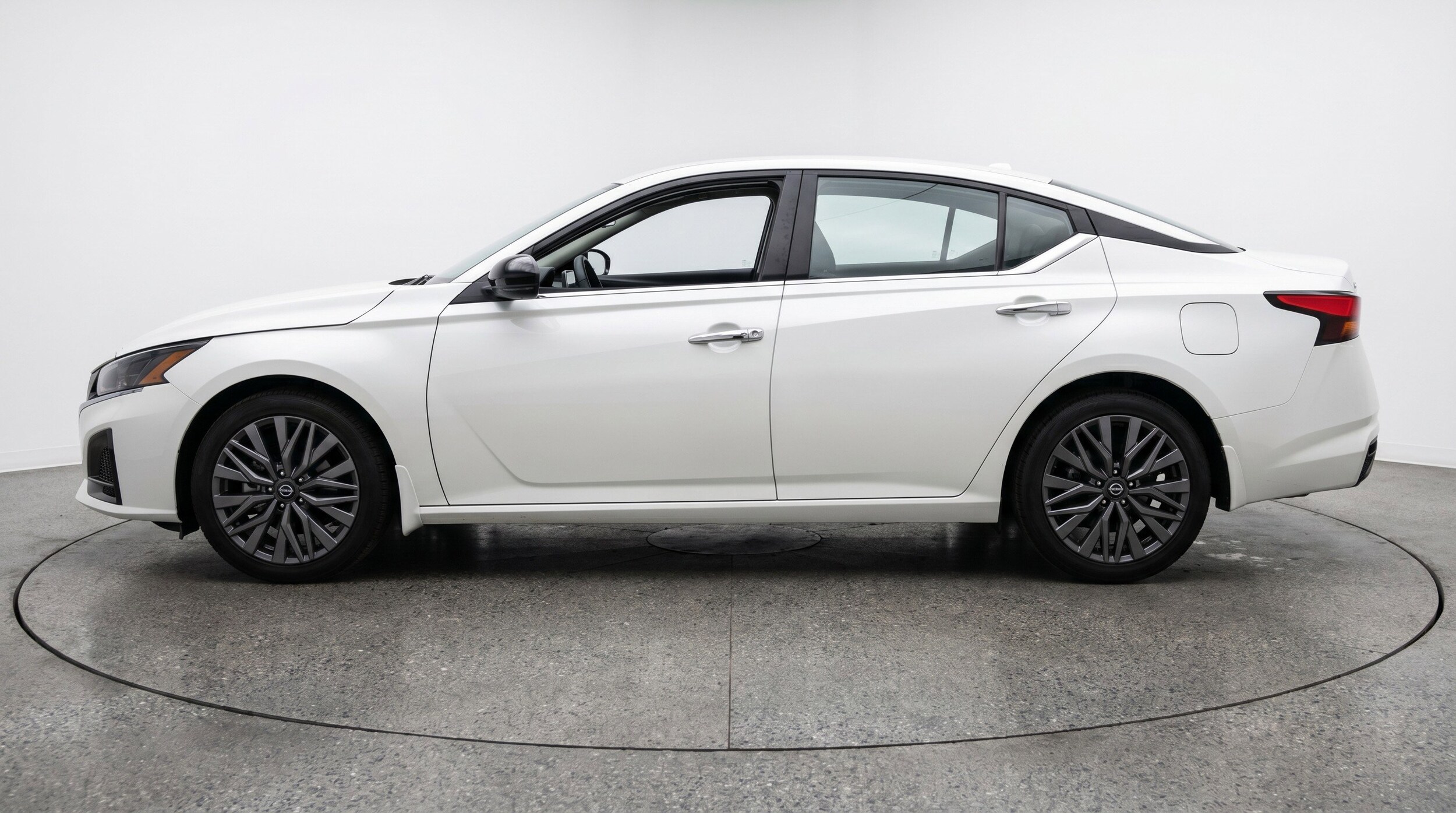 Thumbnail: 2025 Nissan Altima - 5