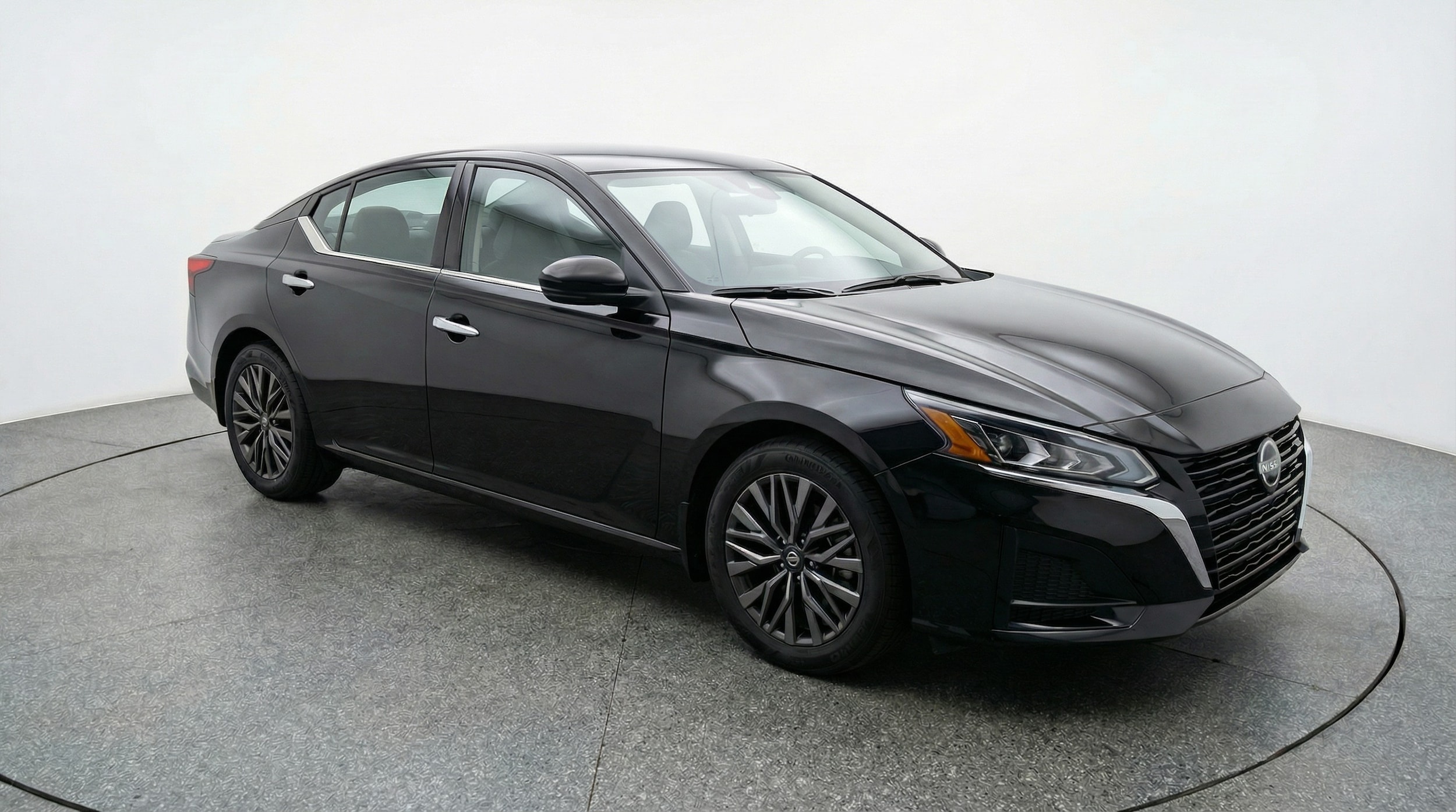 Thumbnail: 2025 Nissan Altima - 1