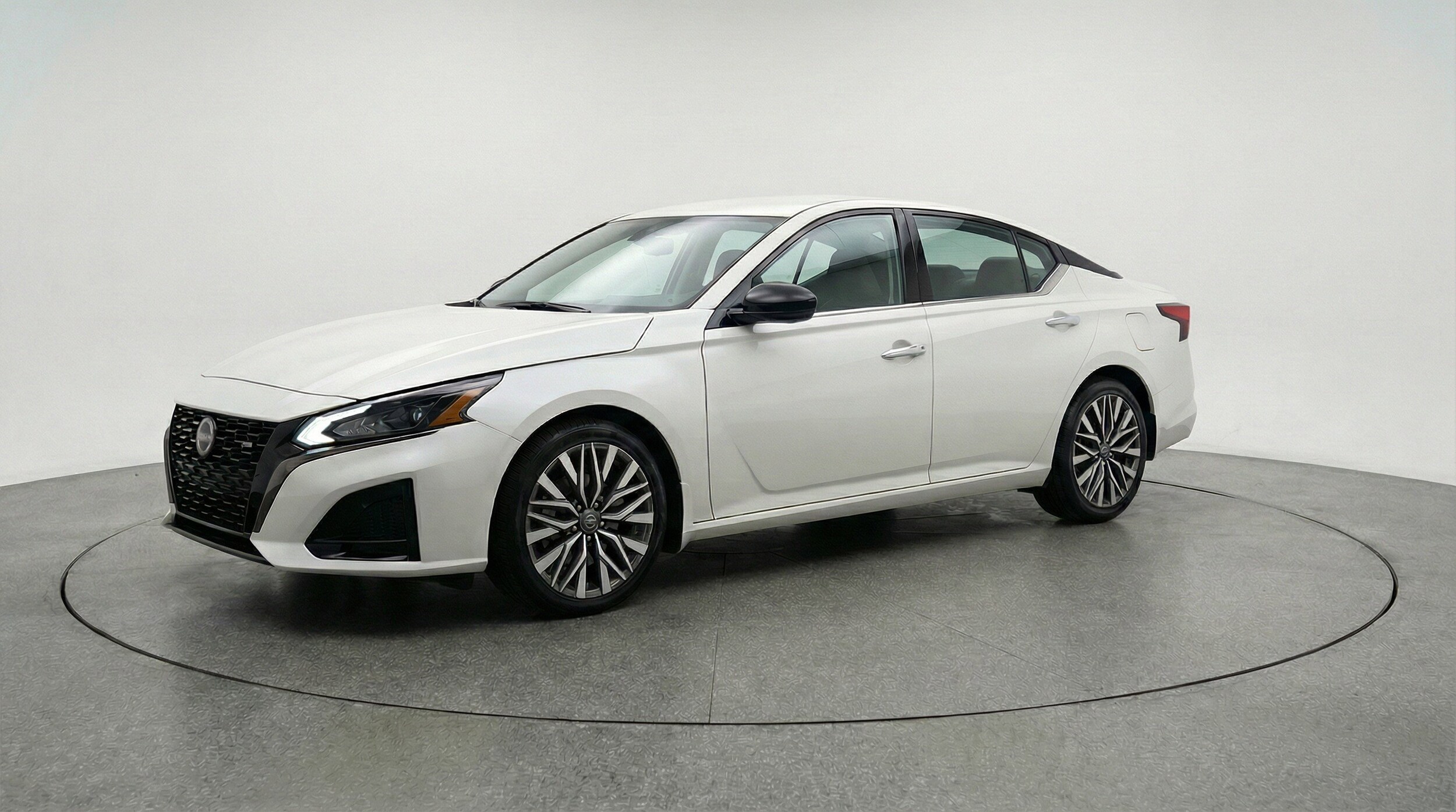 Thumbnail: 2025 Nissan Altima - 3