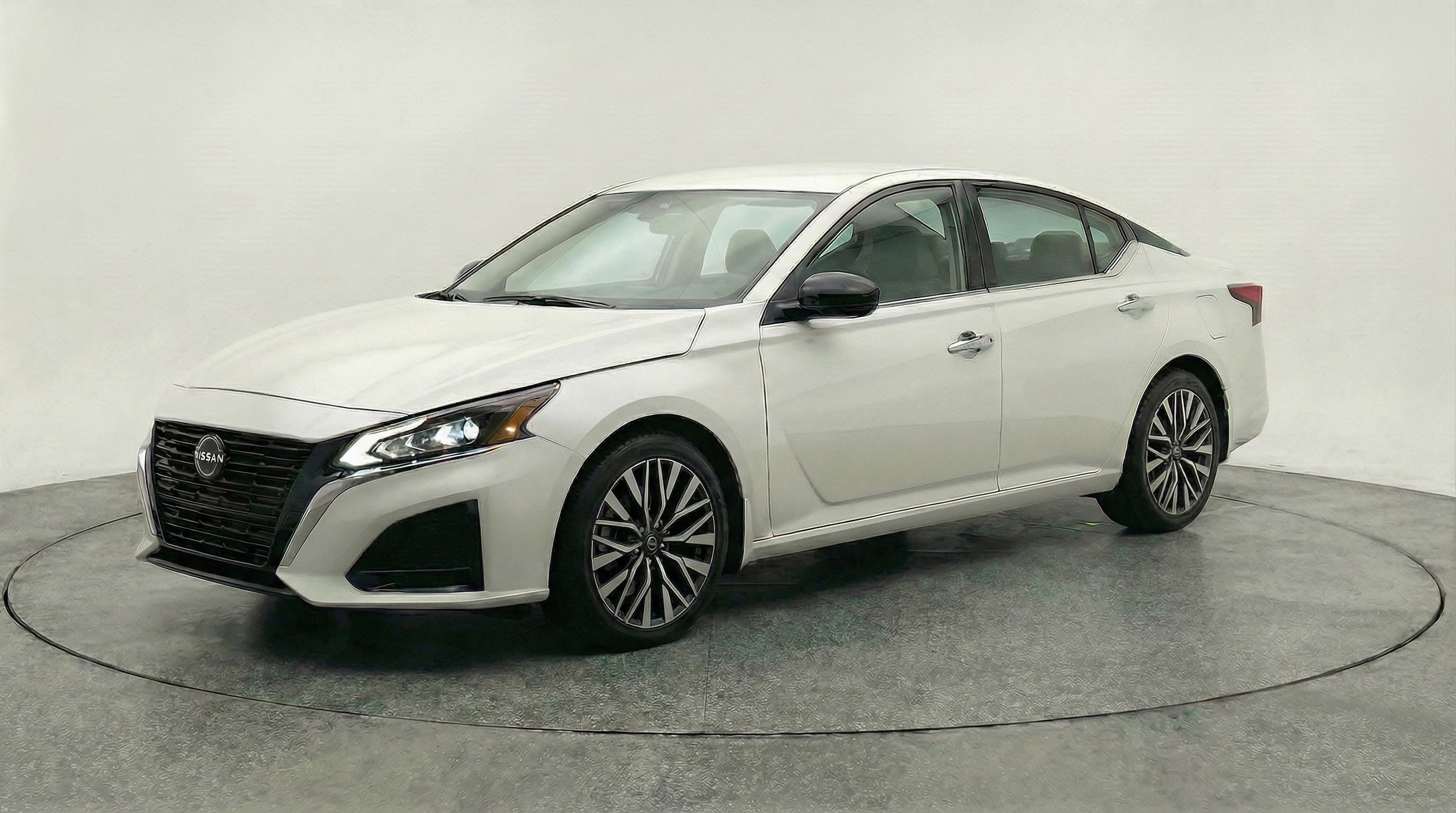 Thumbnail: 2025 Nissan Altima - 3