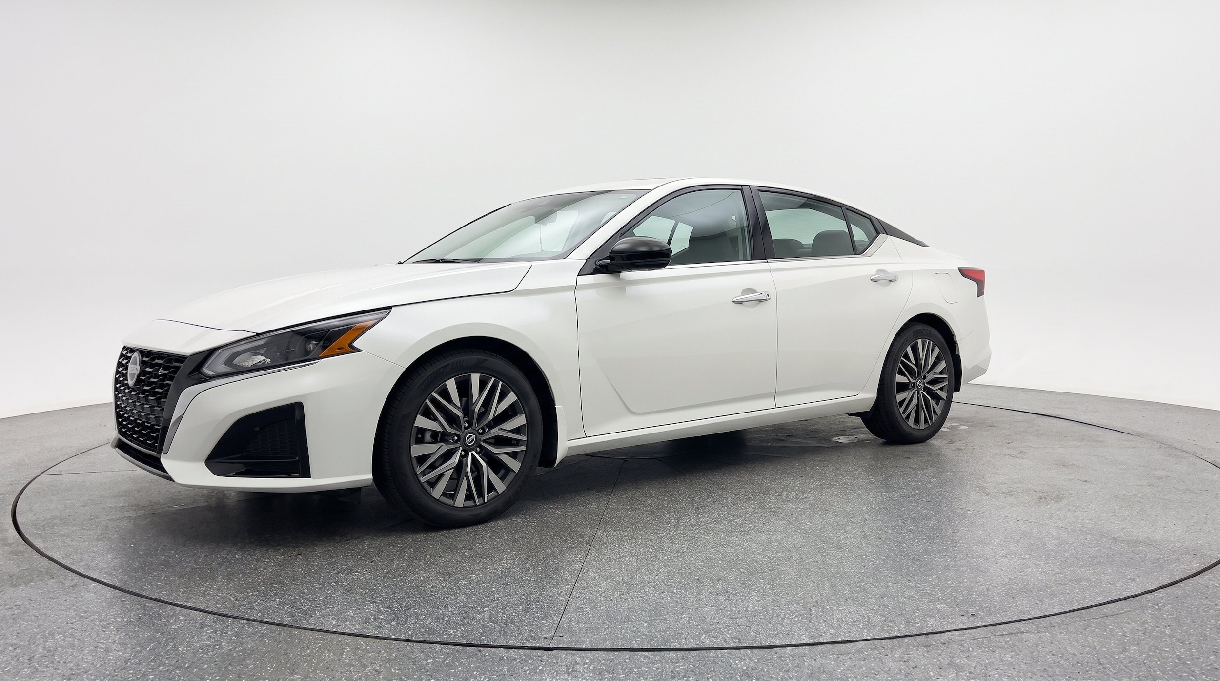Thumbnail: 2025 Nissan Altima - 3