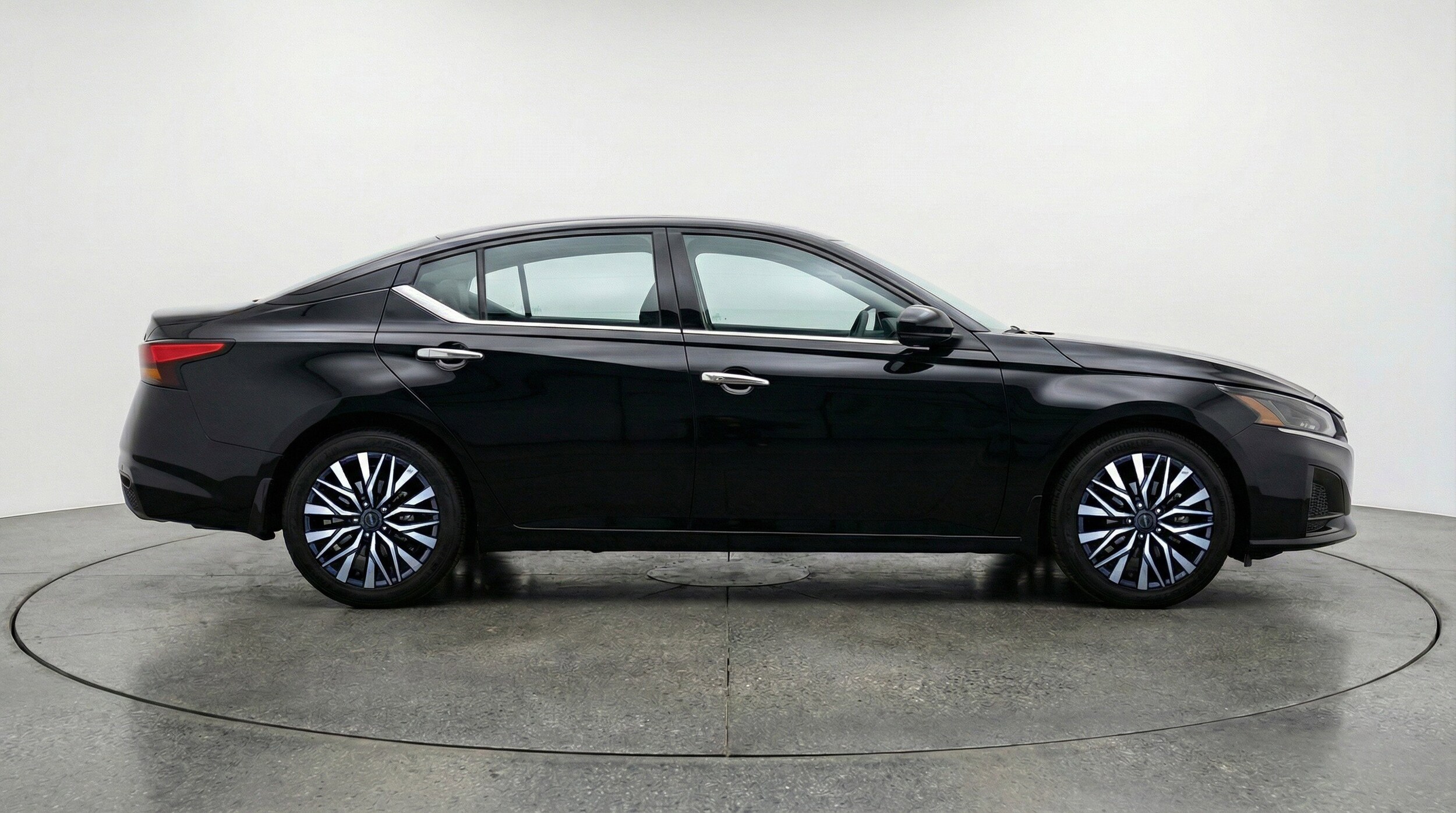 Thumbnail: 2025 Nissan Altima - 11