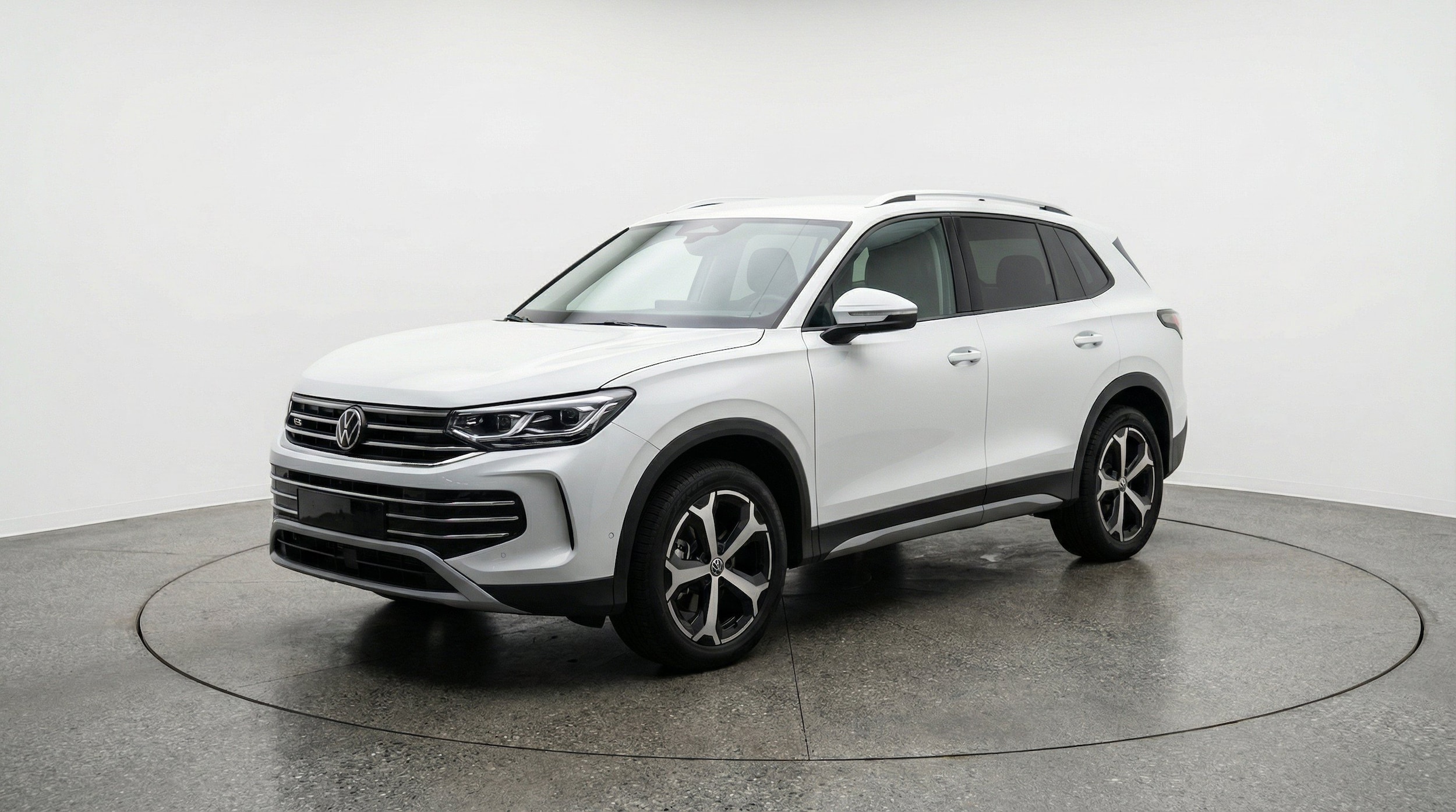 Thumbnail: 2026 Volkswagen Tiguan - 3