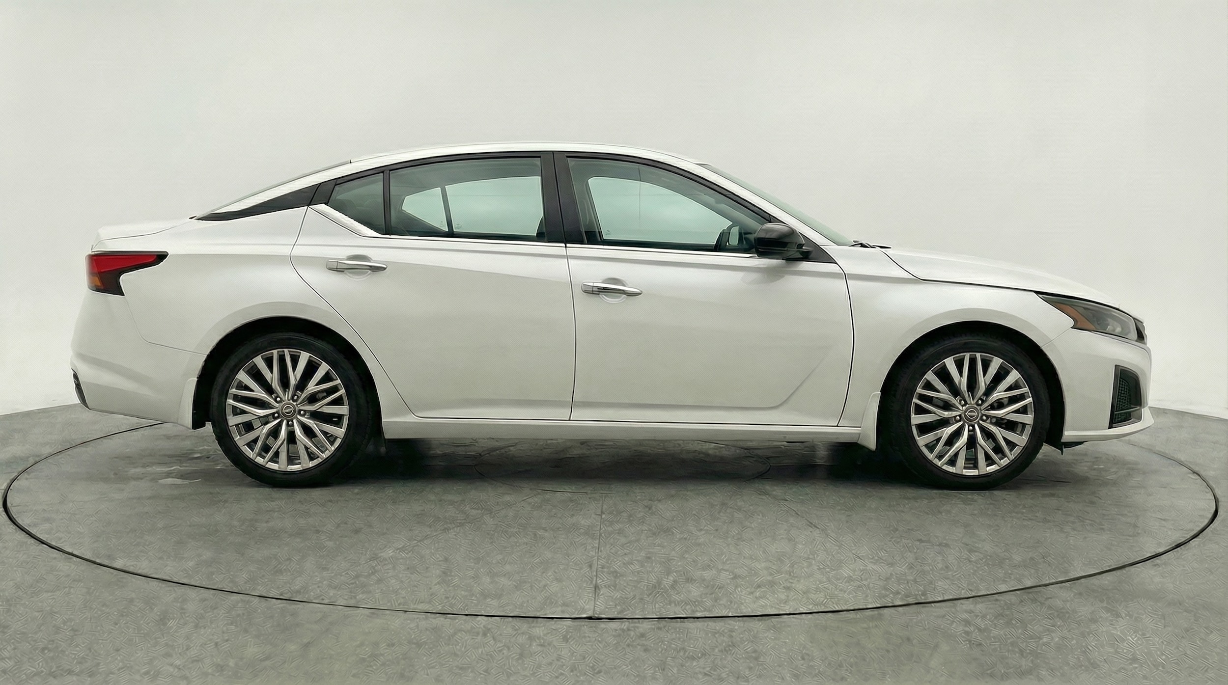 Thumbnail: 2025 Nissan Altima - 8