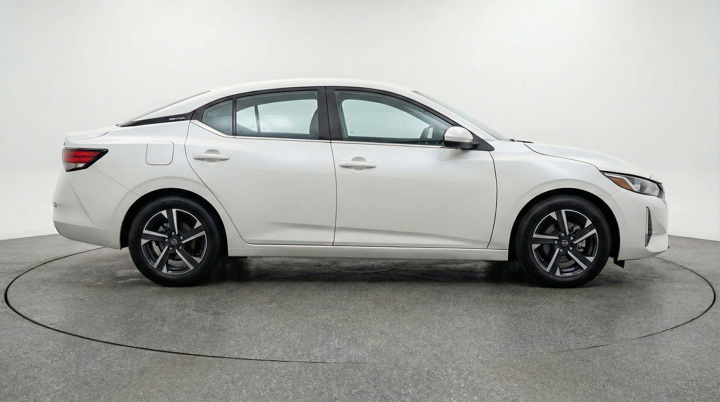 Thumbnail: 2025 Nissan Sentra - 11