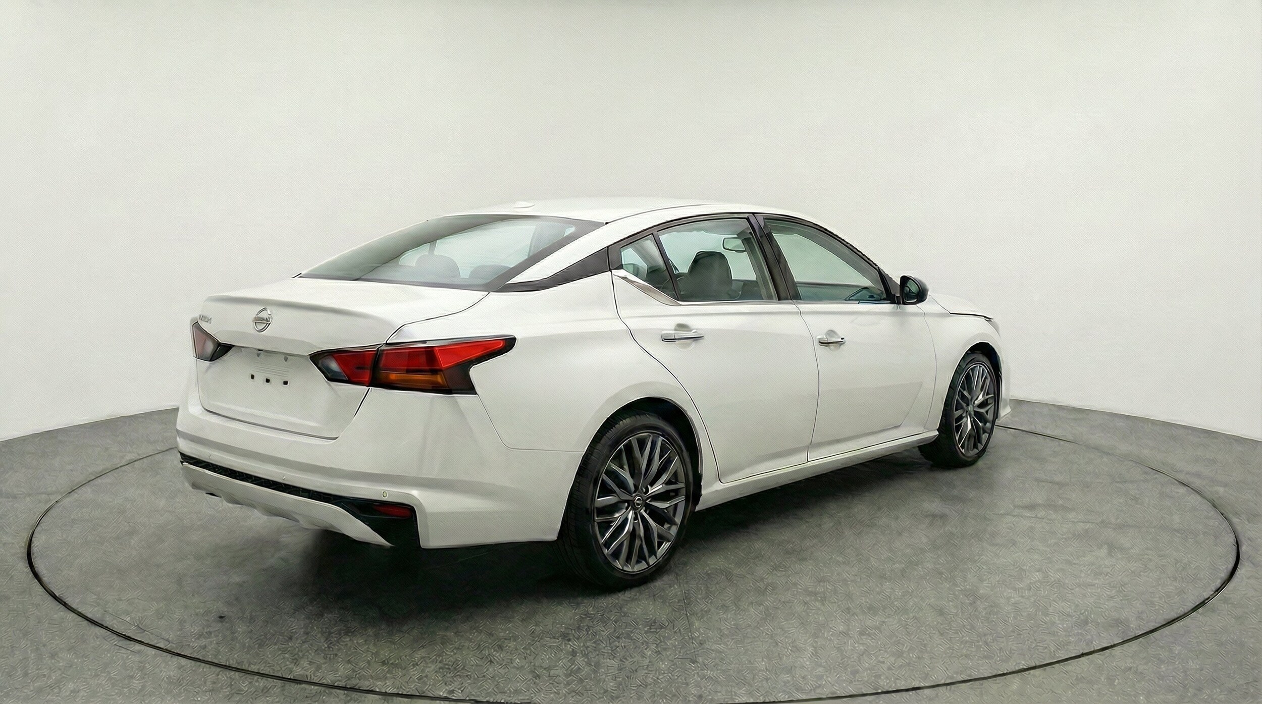 Thumbnail: 2025 Nissan Altima - 9