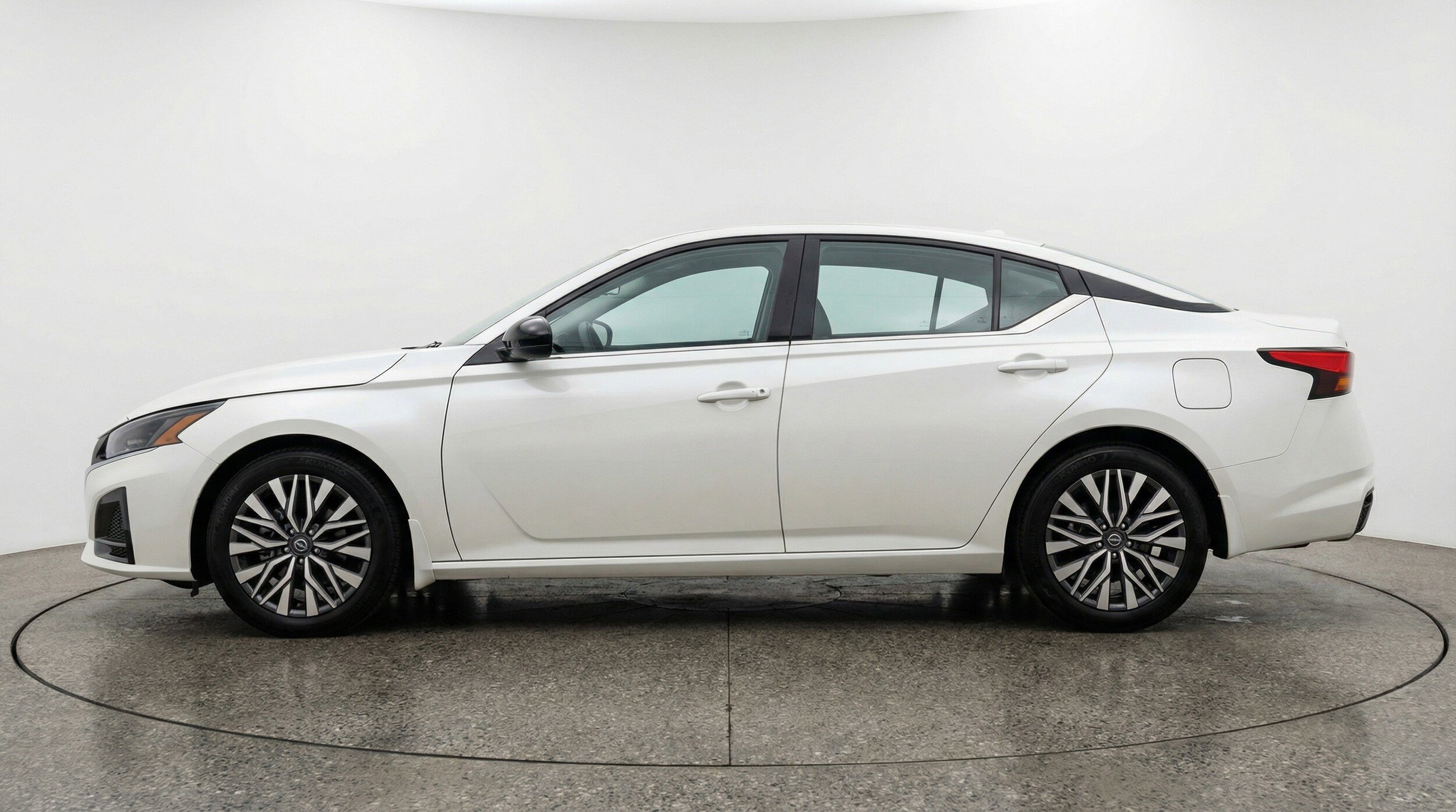 Thumbnail: 2025 Nissan Altima - 5