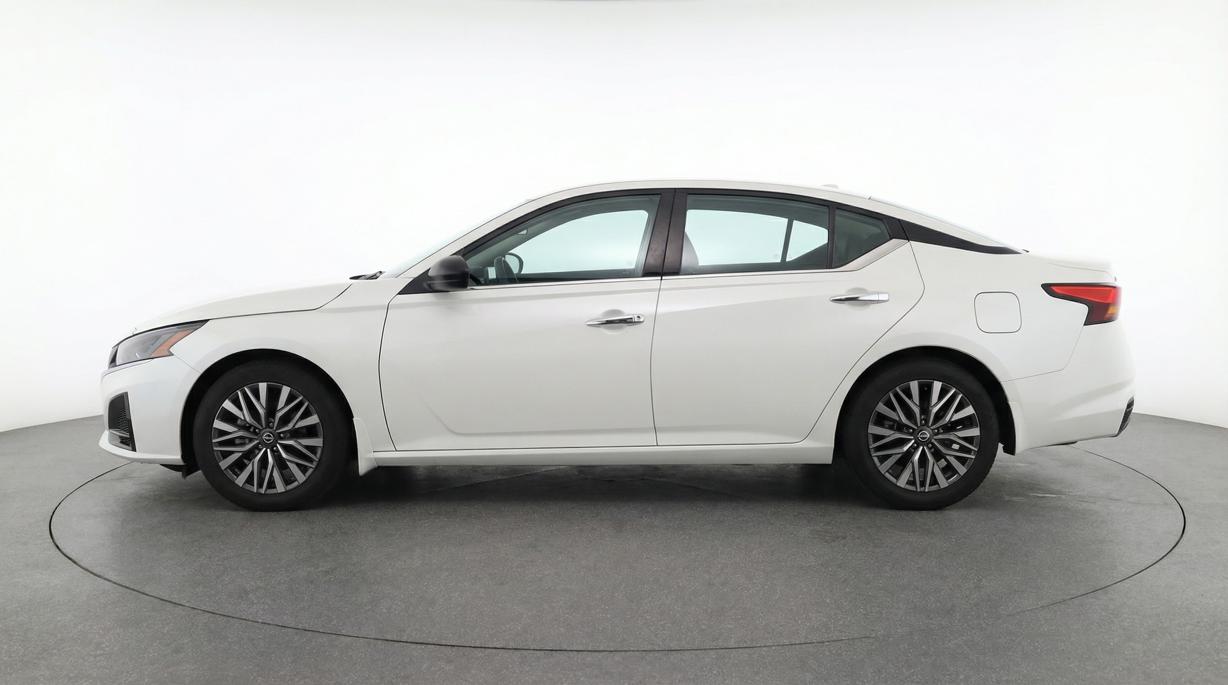 Thumbnail: 2025 Nissan Altima - 4