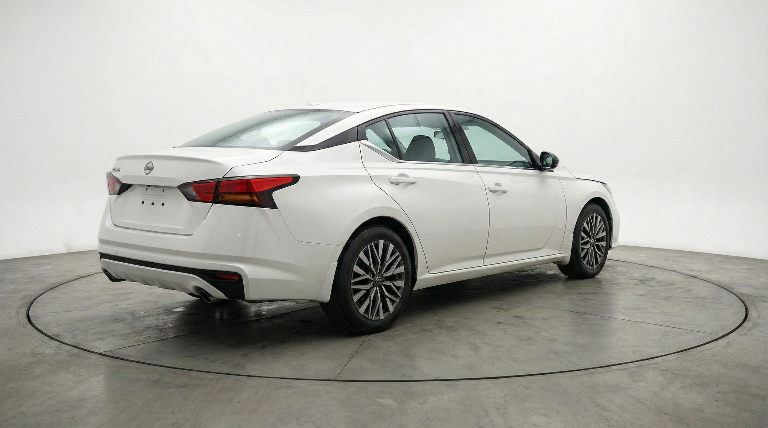 Thumbnail: 2025 Nissan Altima - 9