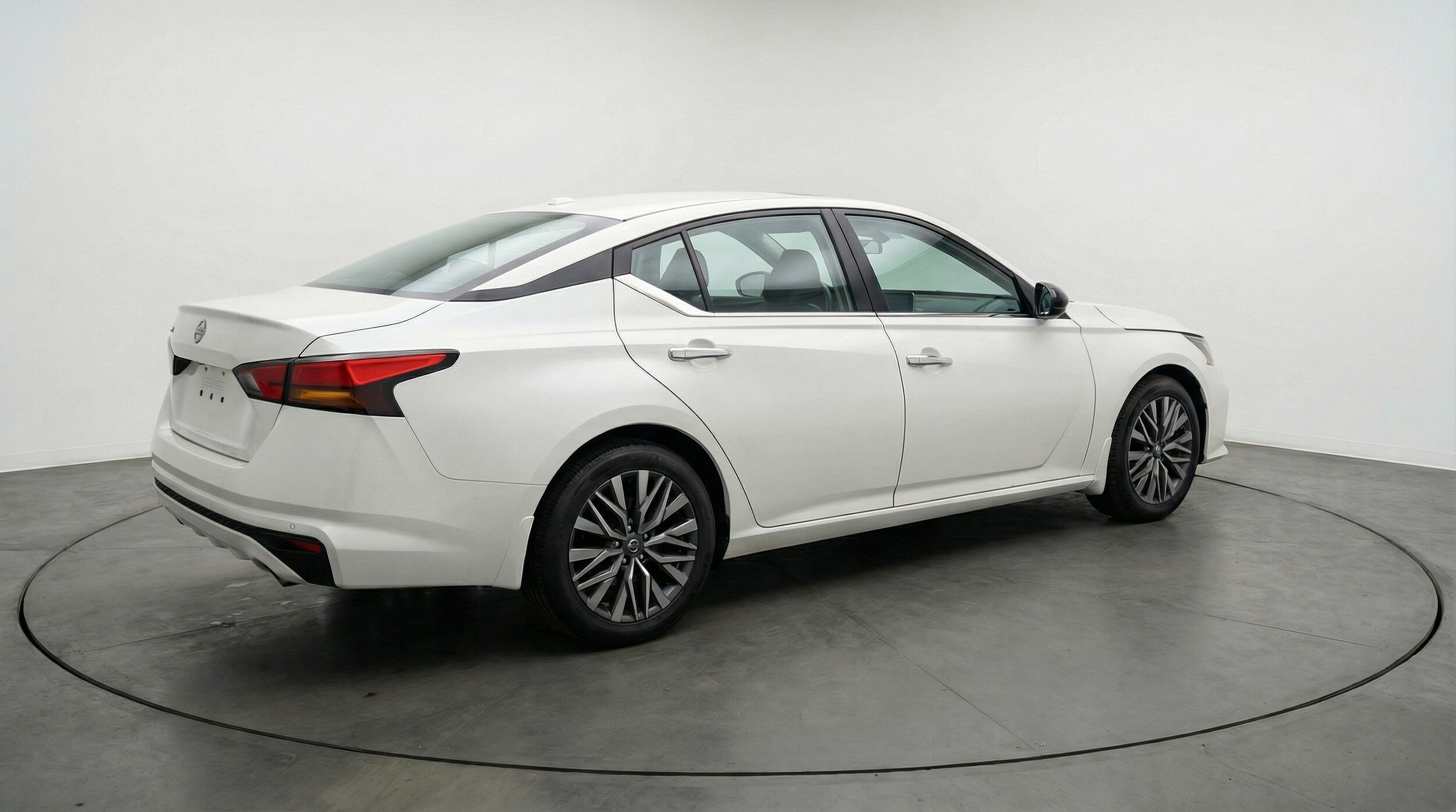 Thumbnail: 2025 Nissan Altima - 9