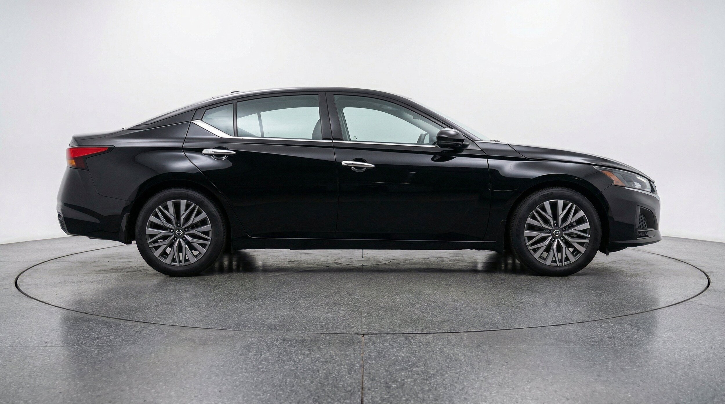 Thumbnail: 2025 Nissan Altima - 11