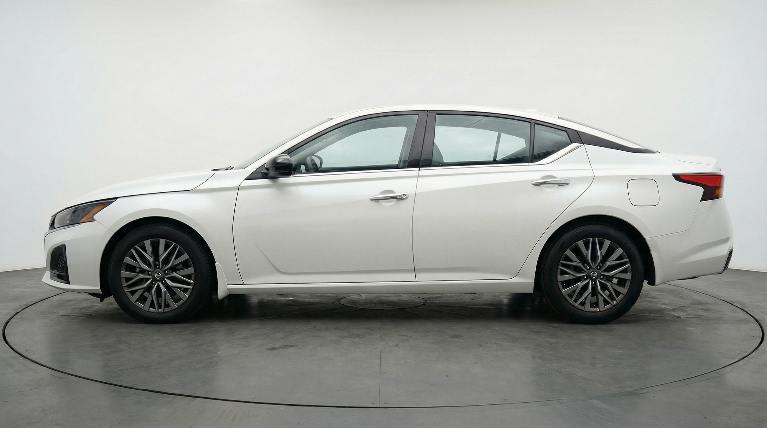 Thumbnail: 2025 Nissan Altima - 4