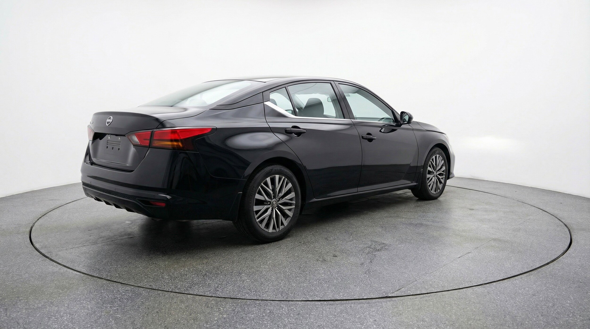 Thumbnail: 2025 Nissan Altima - 9