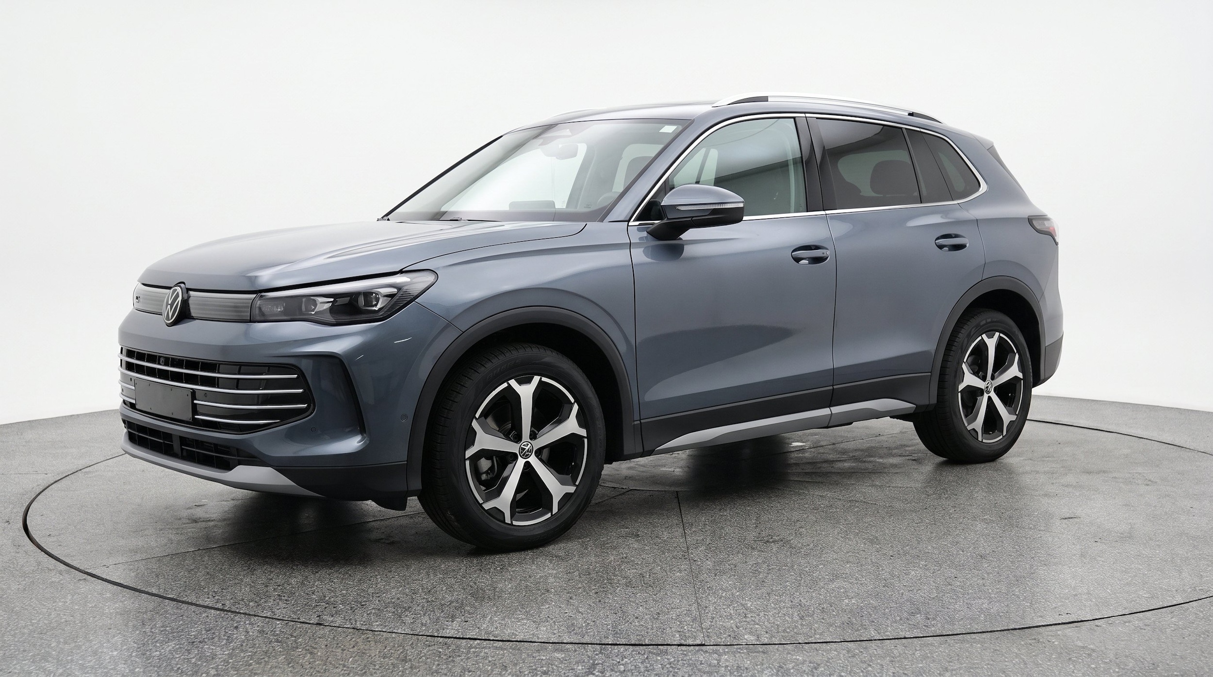 Thumbnail: 2026 Volkswagen Tiguan - 3