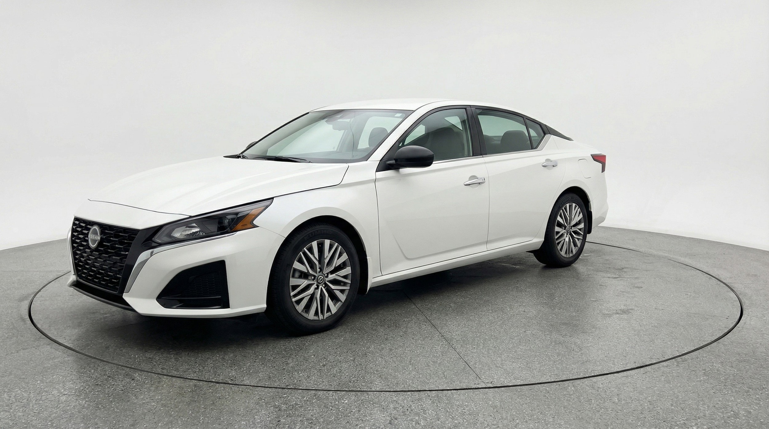 Thumbnail: 2025 Nissan Altima - 3