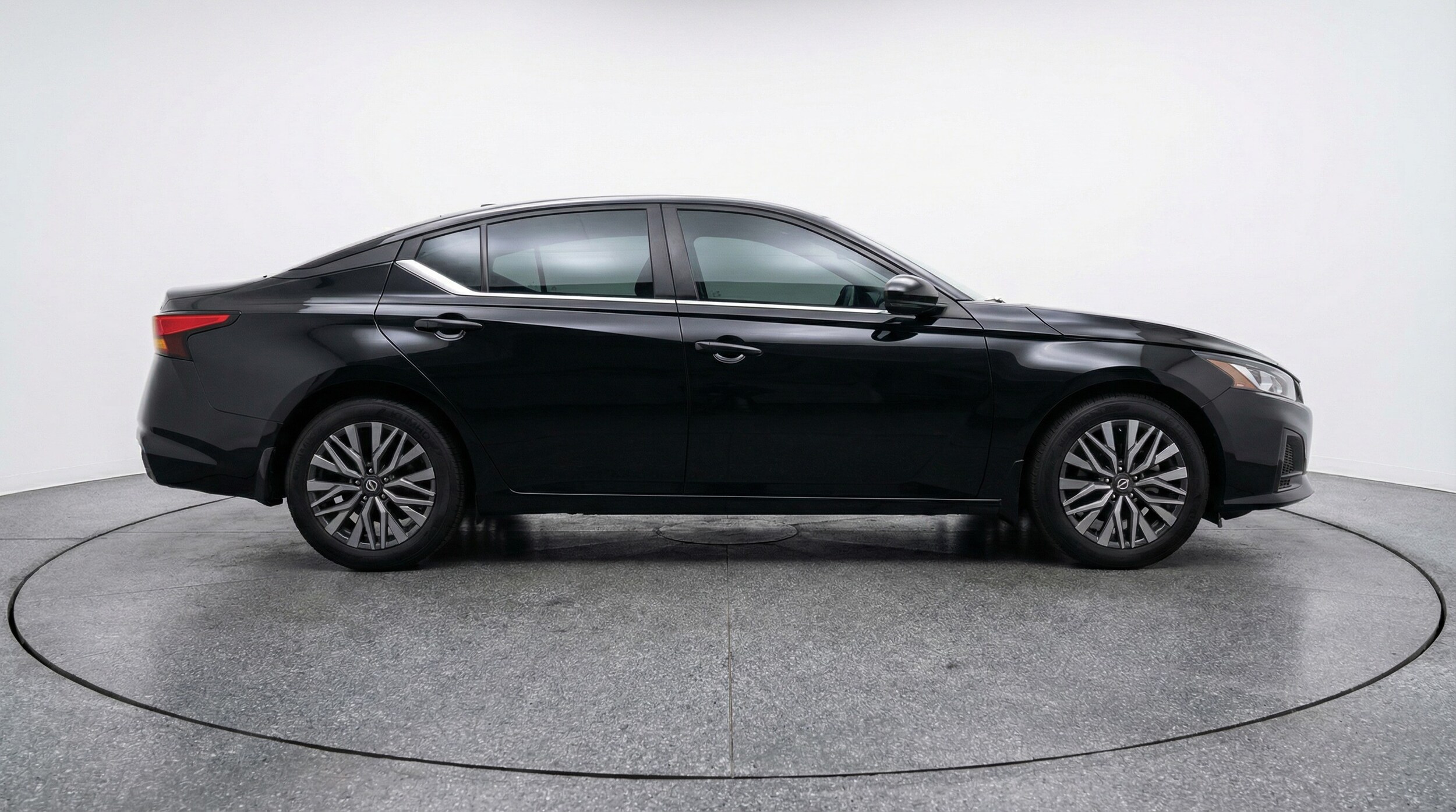 Thumbnail: 2025 Nissan Altima - 8