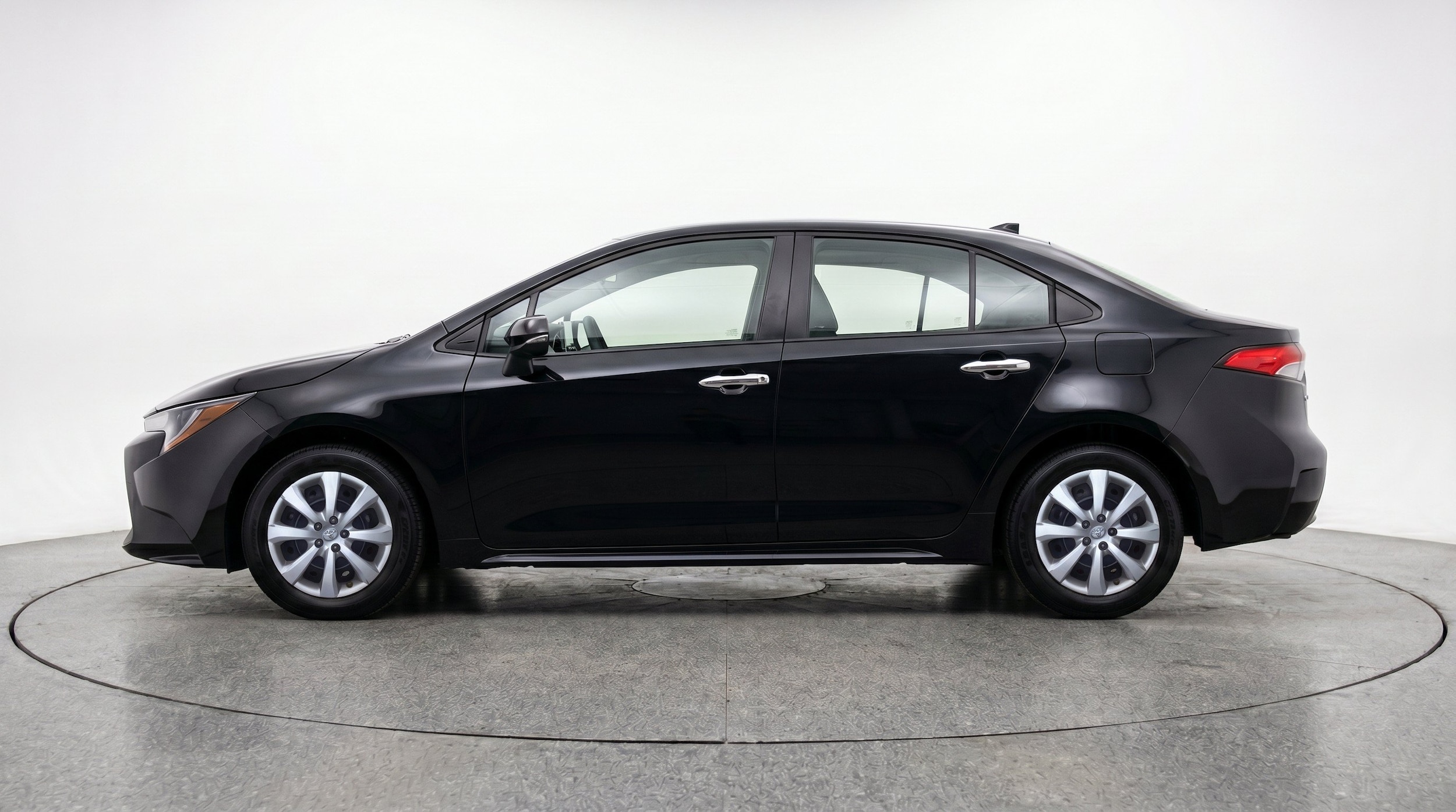 Thumbnail: 2025 Toyota Corolla - 5