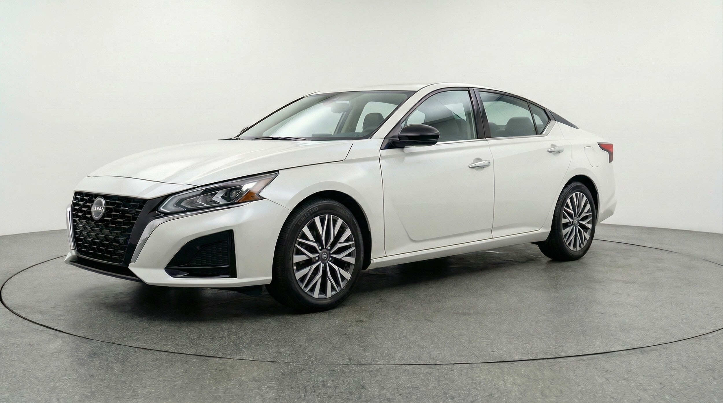 Thumbnail: 2025 Nissan Altima - 3