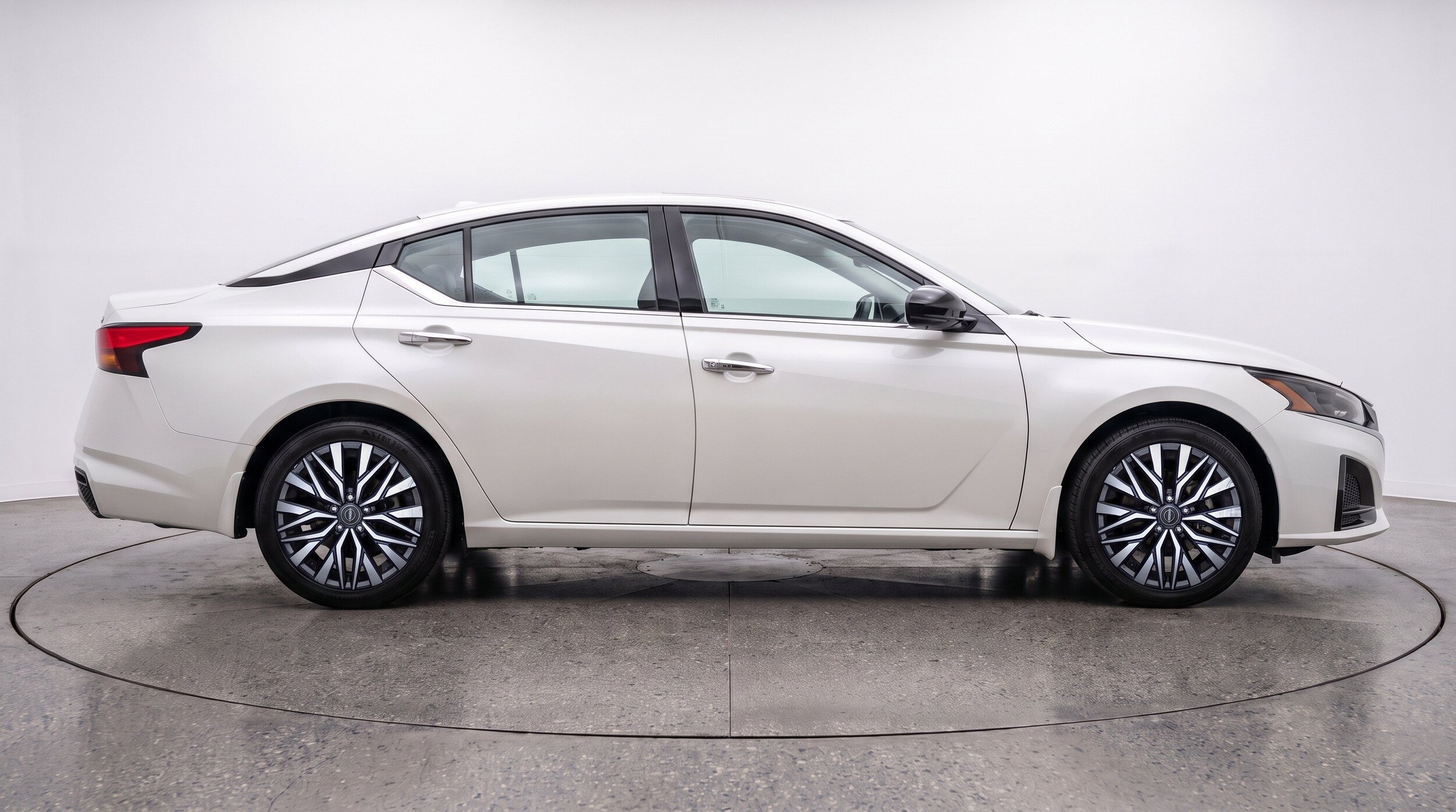 Thumbnail: 2025 Nissan Altima - 10