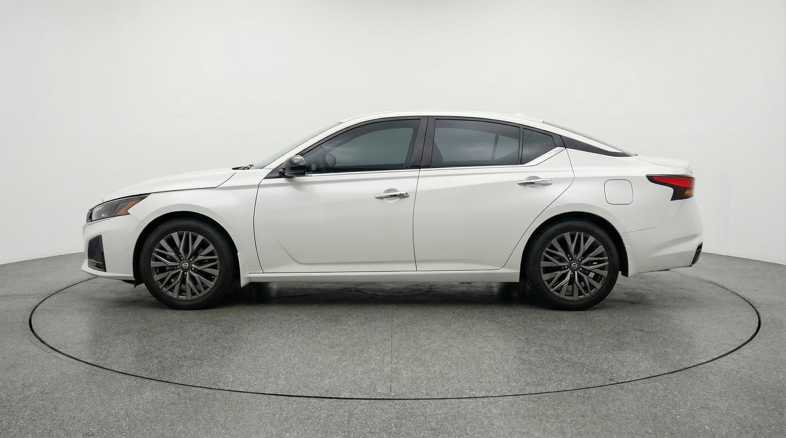 Thumbnail: 2025 Nissan Altima - 4