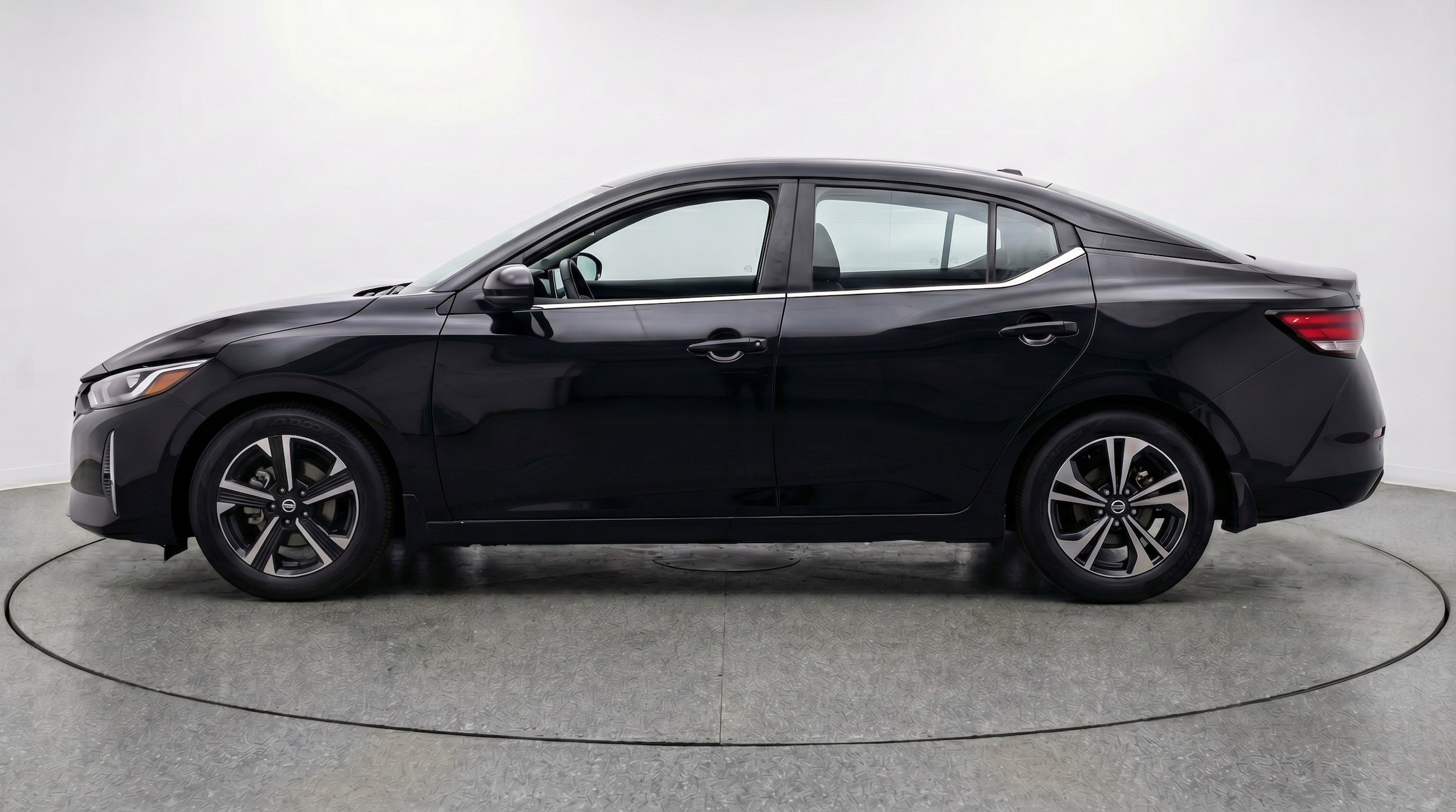 Thumbnail: 2025 Nissan Sentra - 5