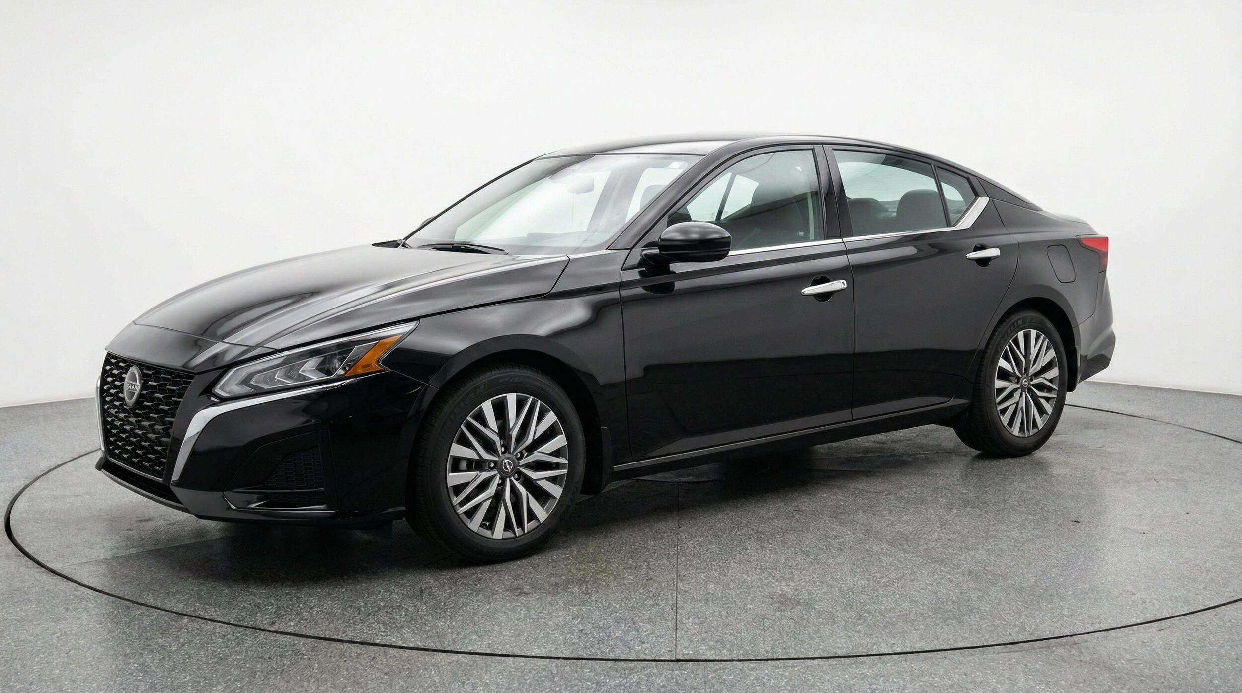 Thumbnail: 2025 Nissan Altima - 3