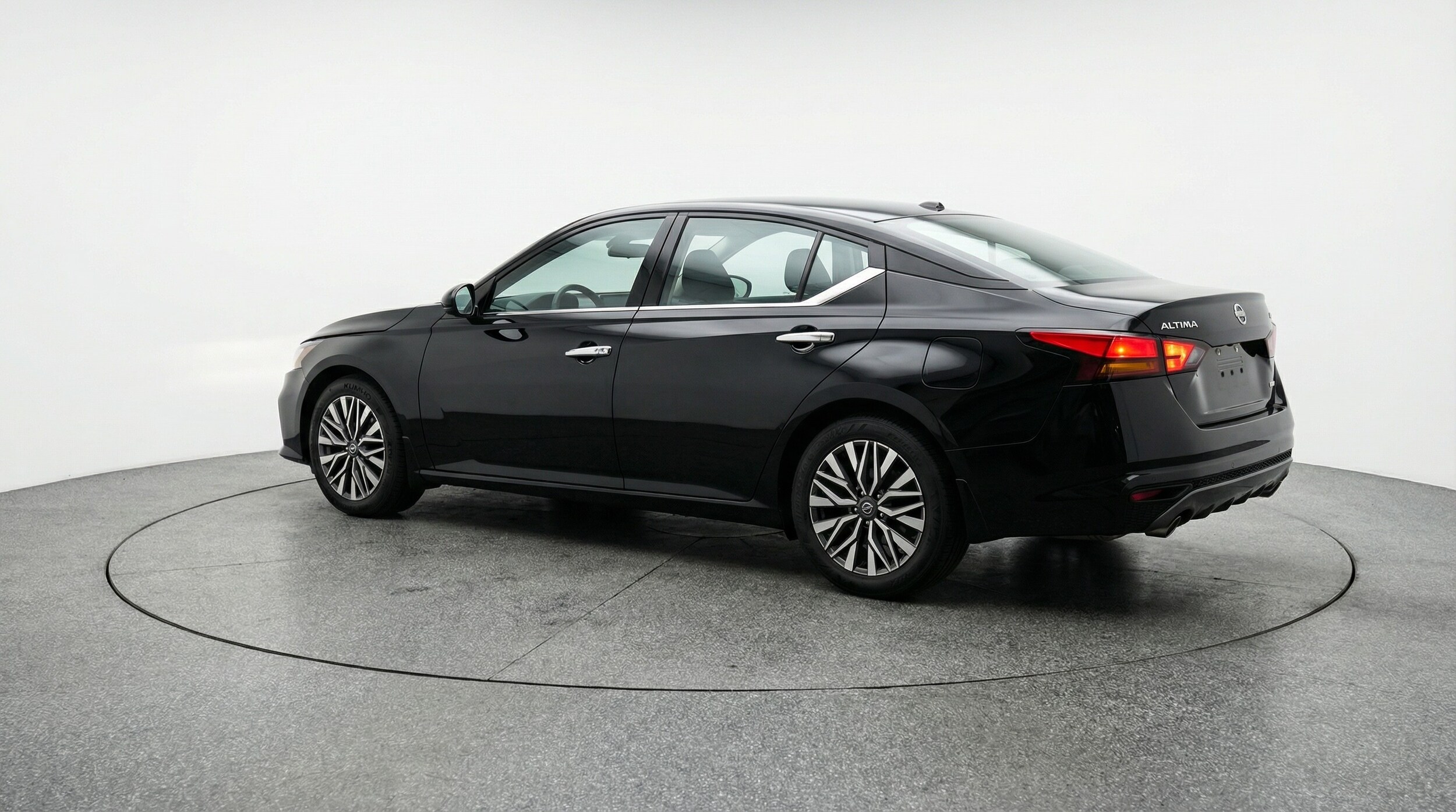 Thumbnail: 2025 Nissan Altima - 5