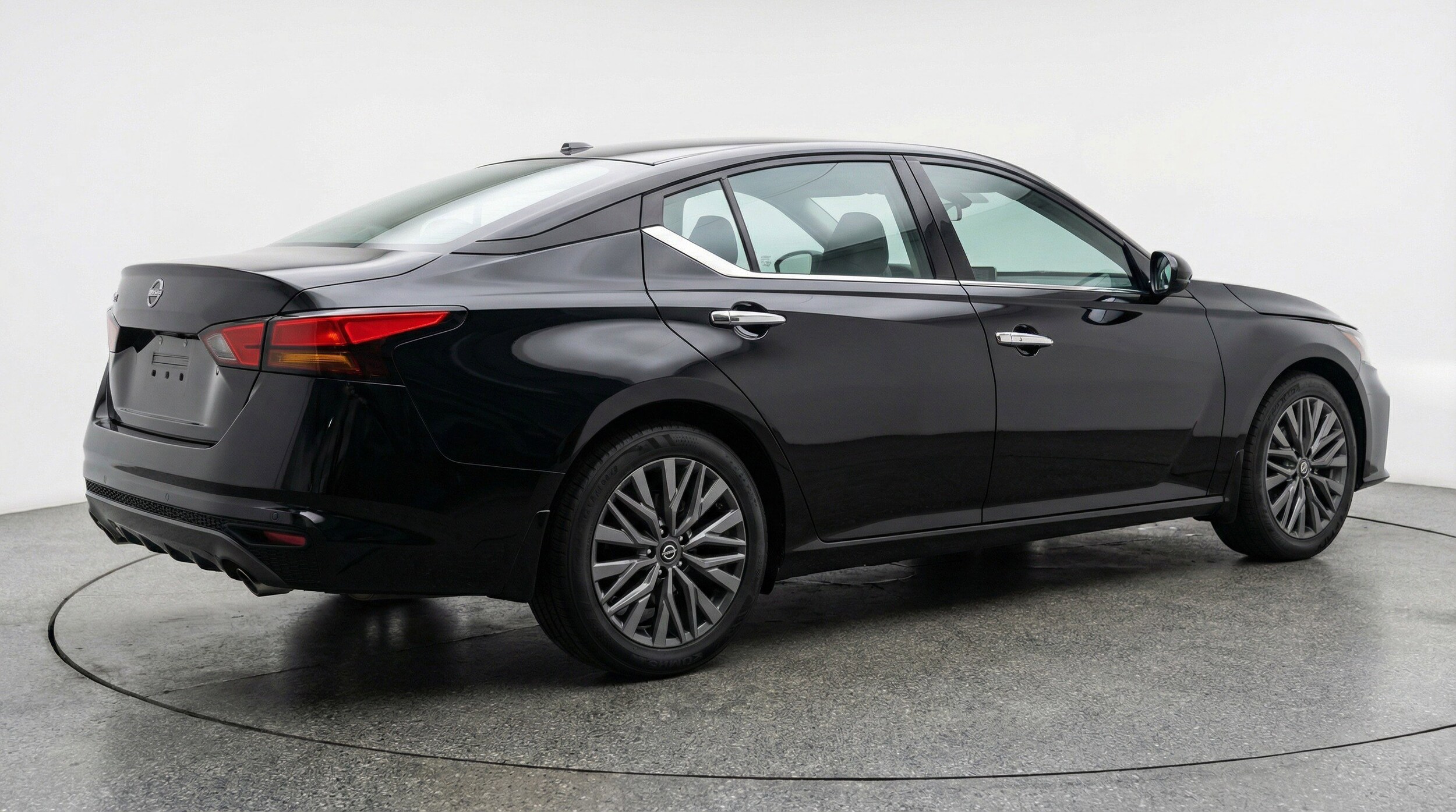 Thumbnail: 2025 Nissan Altima - 9