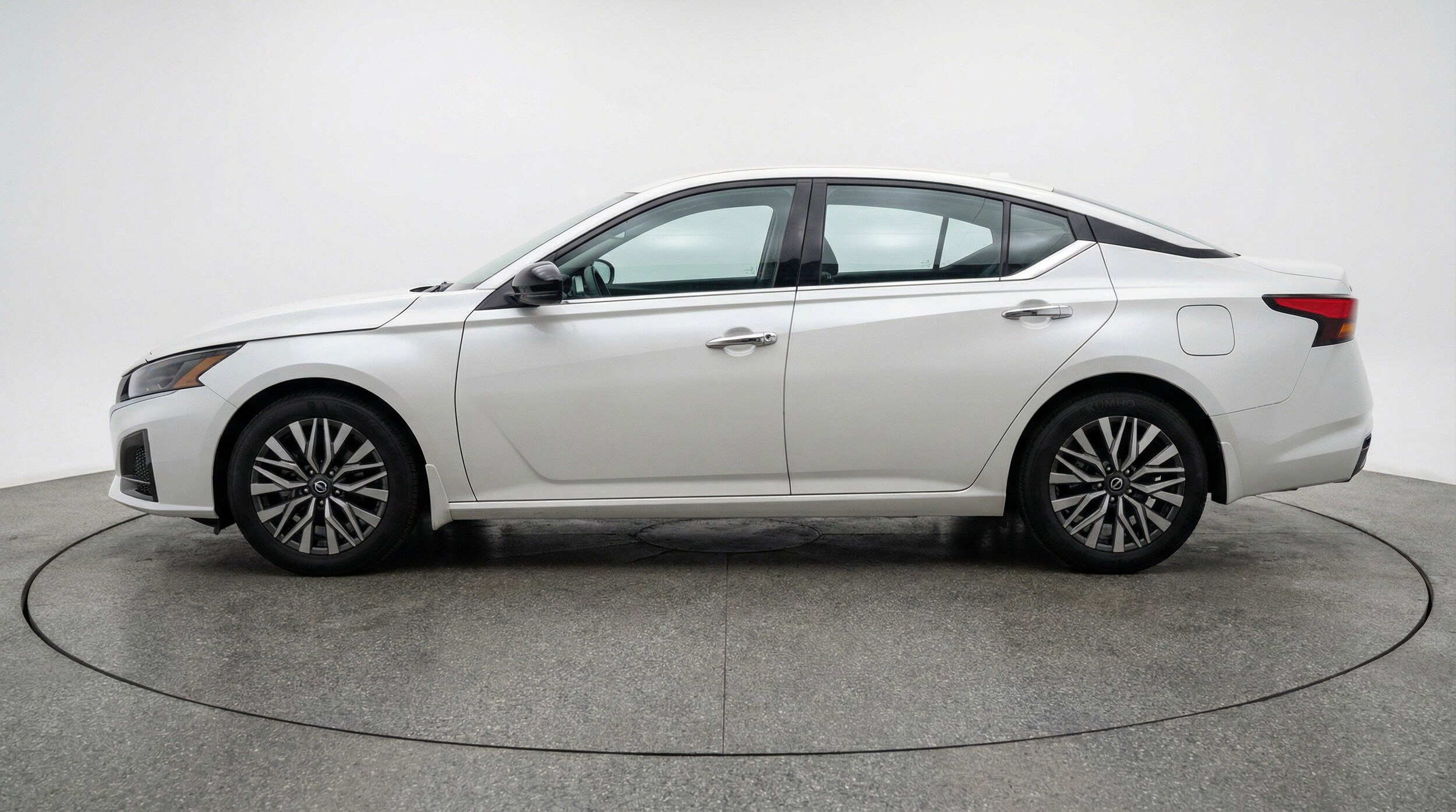 Thumbnail: 2025 Nissan Altima - 5