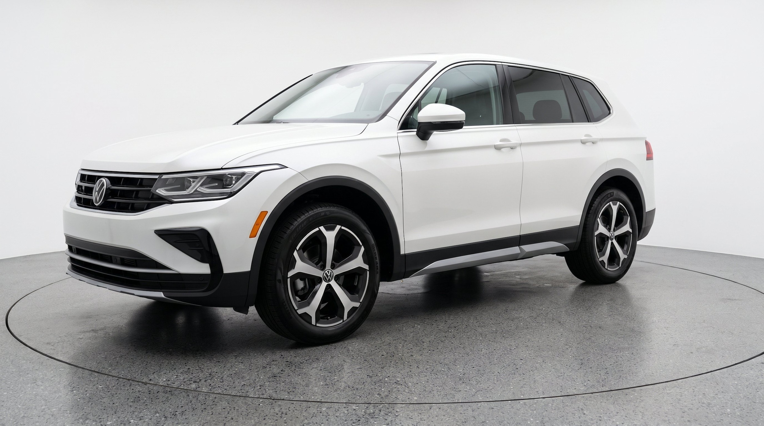 Thumbnail: 2026 Volkswagen Tiguan - 3