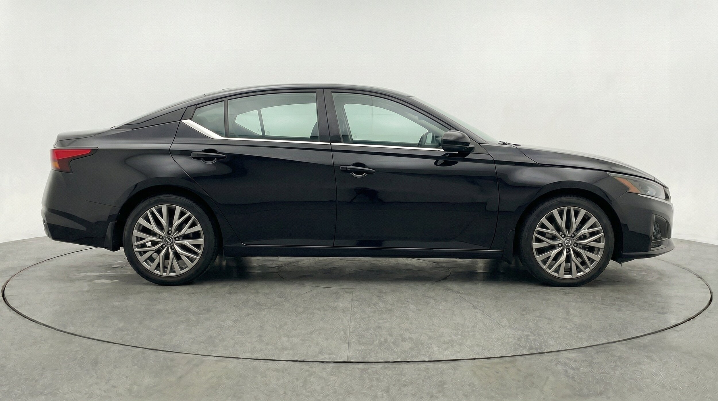 Thumbnail: 2025 Nissan Altima - 10