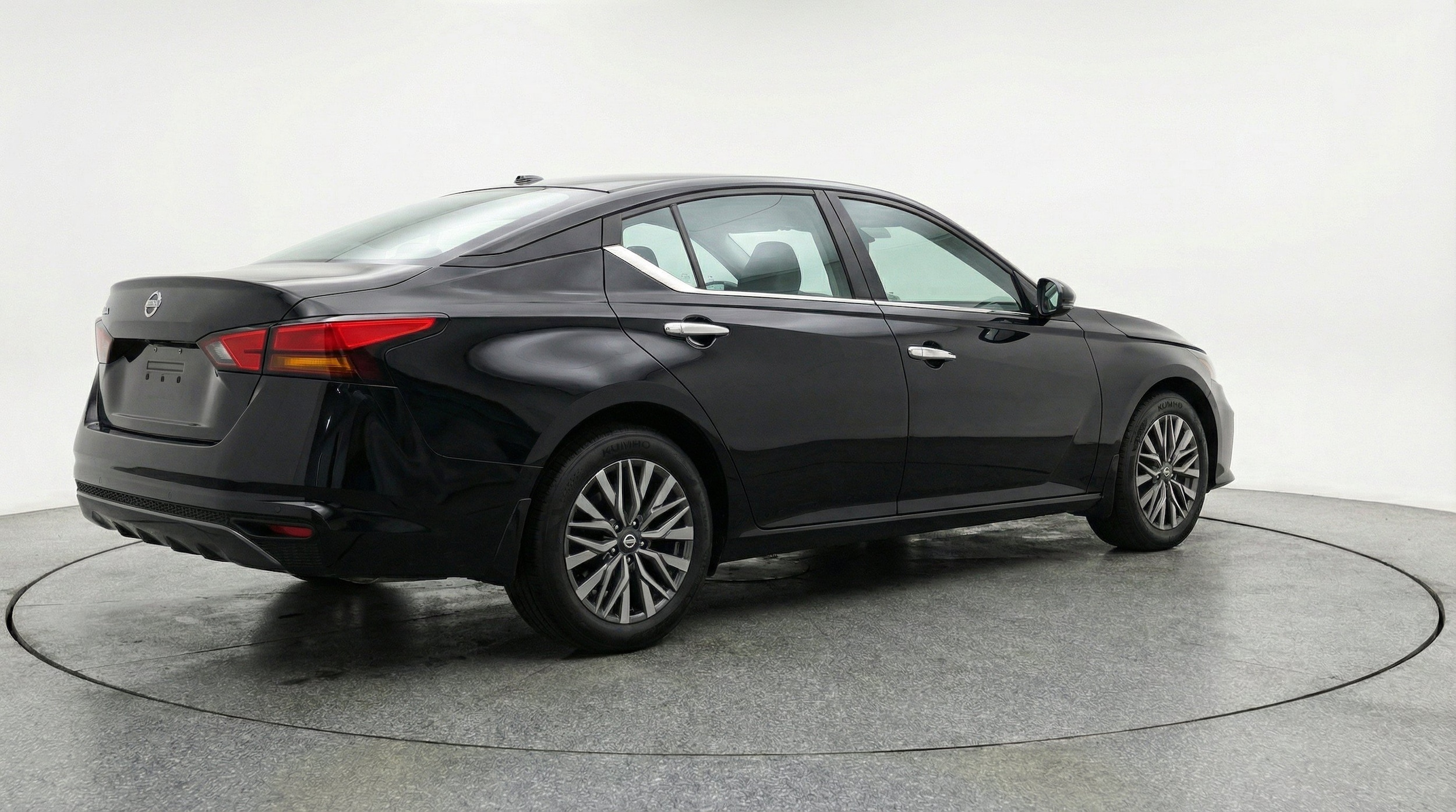 Thumbnail: 2025 Nissan Altima - 9