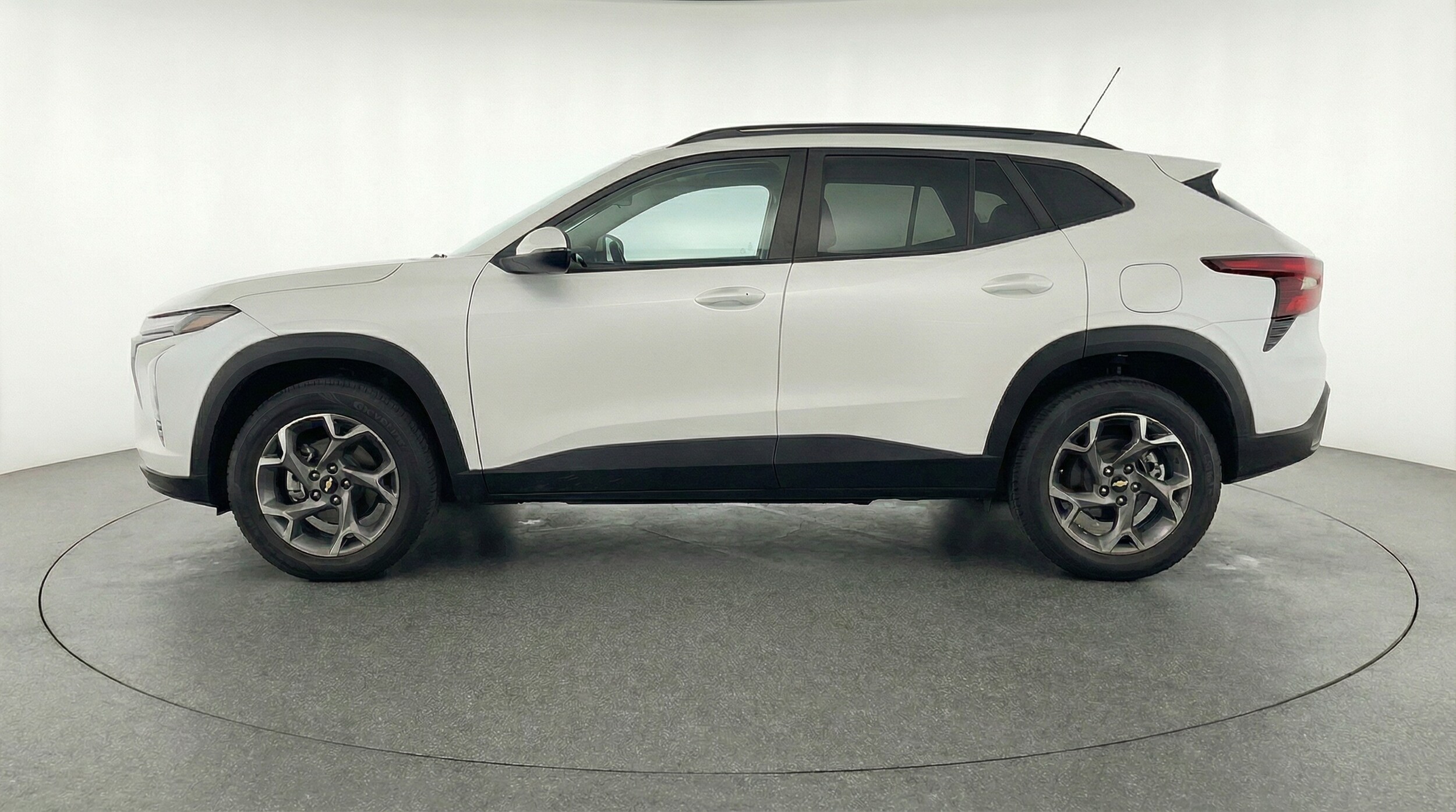 Thumbnail: 2025 Chevrolet Trax - 4