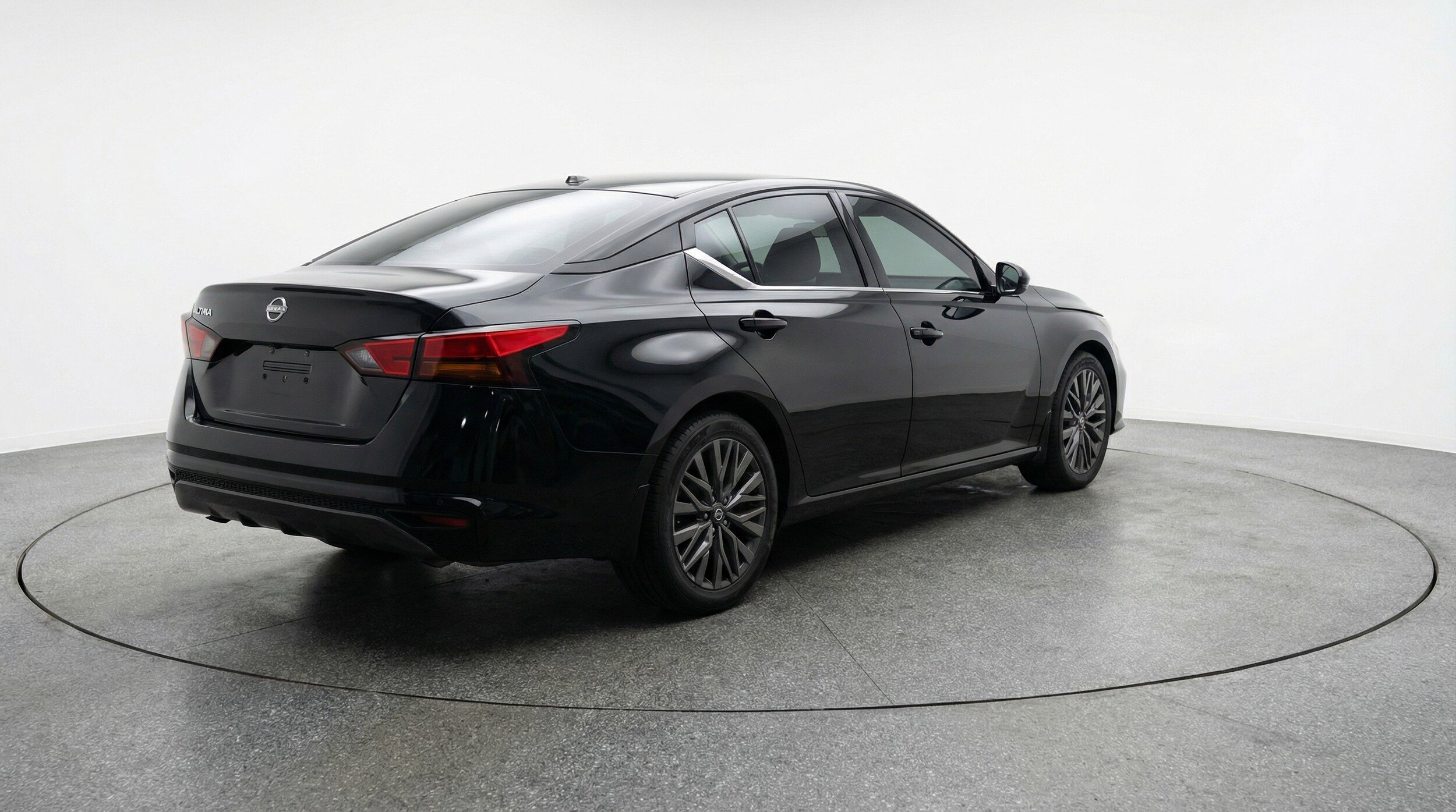 Thumbnail: 2025 Nissan Altima - 9