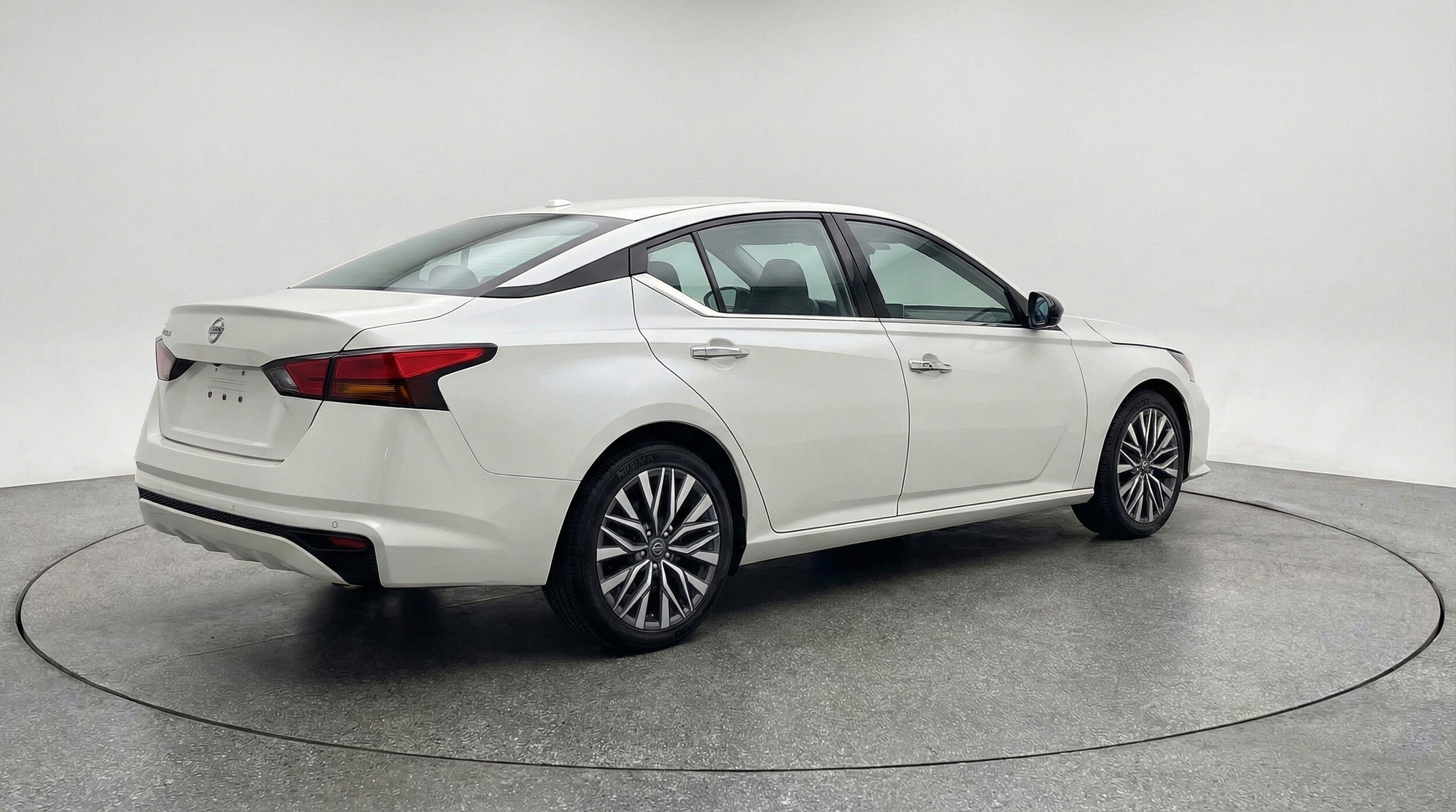 Thumbnail: 2025 Nissan Altima - 9