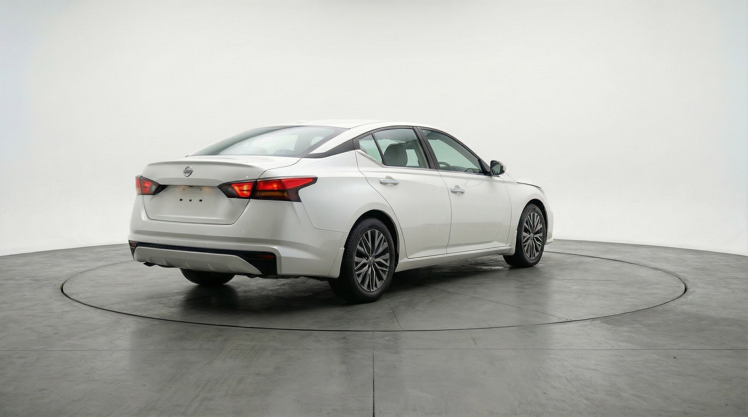 Thumbnail: 2025 Nissan Altima - 9