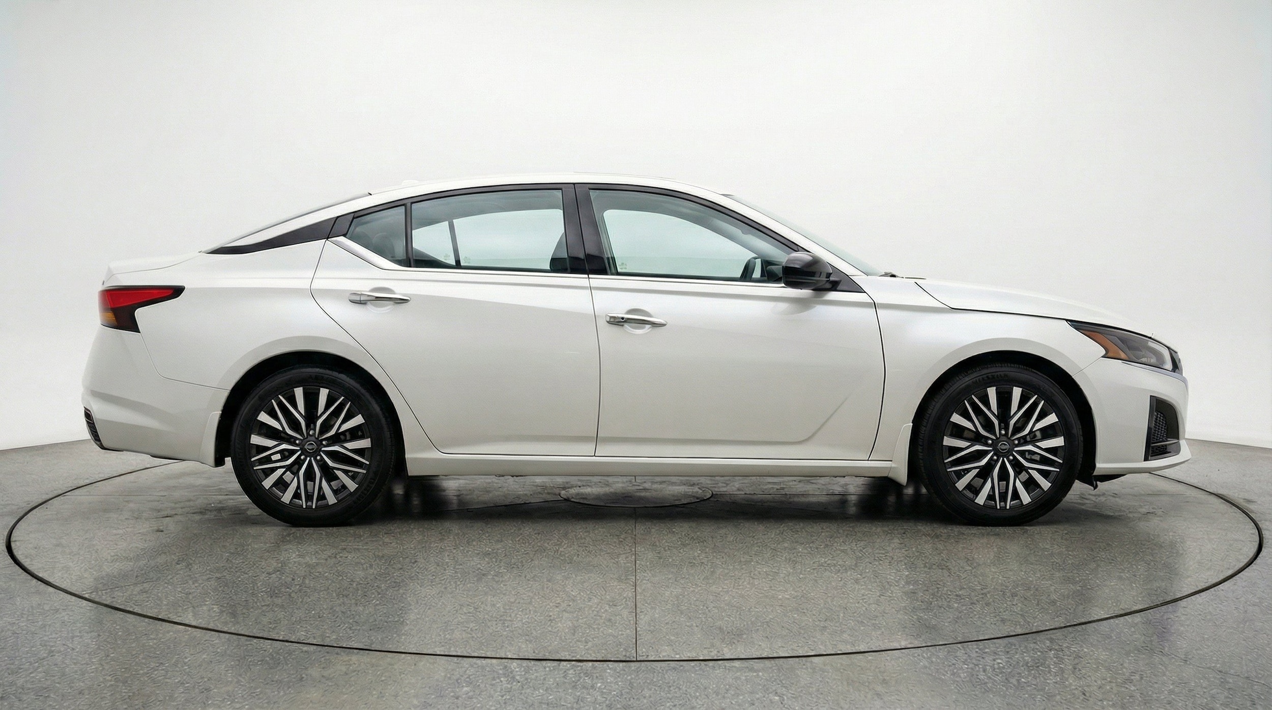 Thumbnail: 2025 Nissan Altima - 10