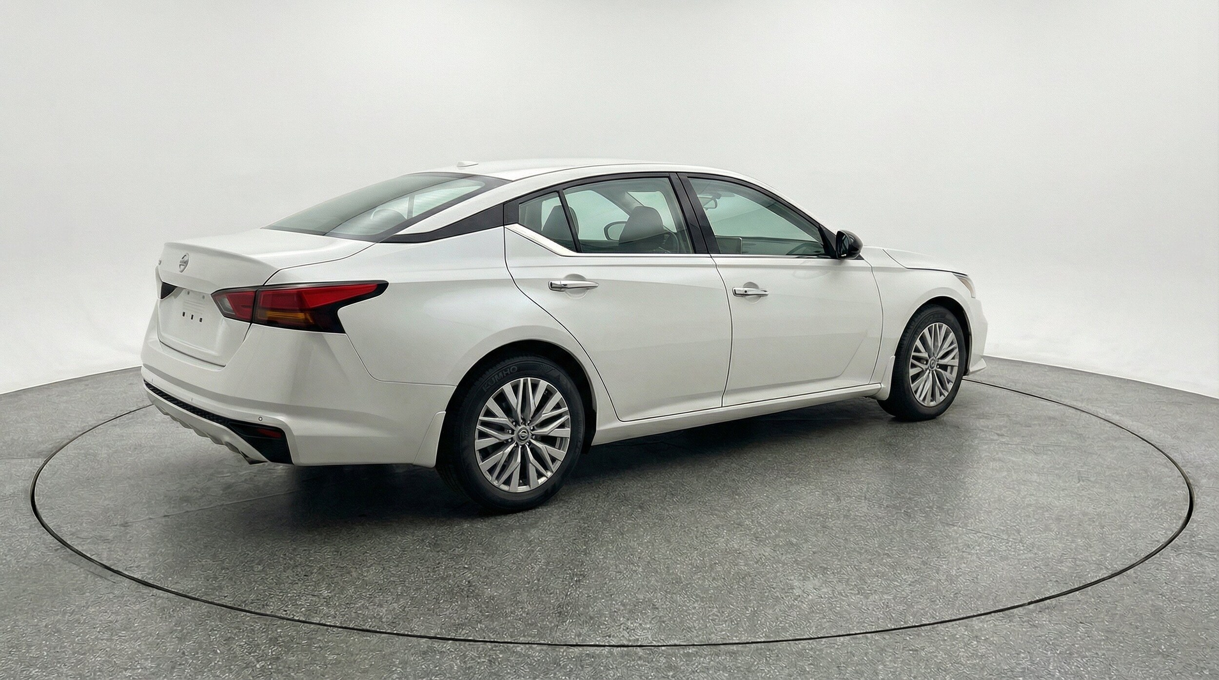 Thumbnail: 2025 Nissan Altima - 9