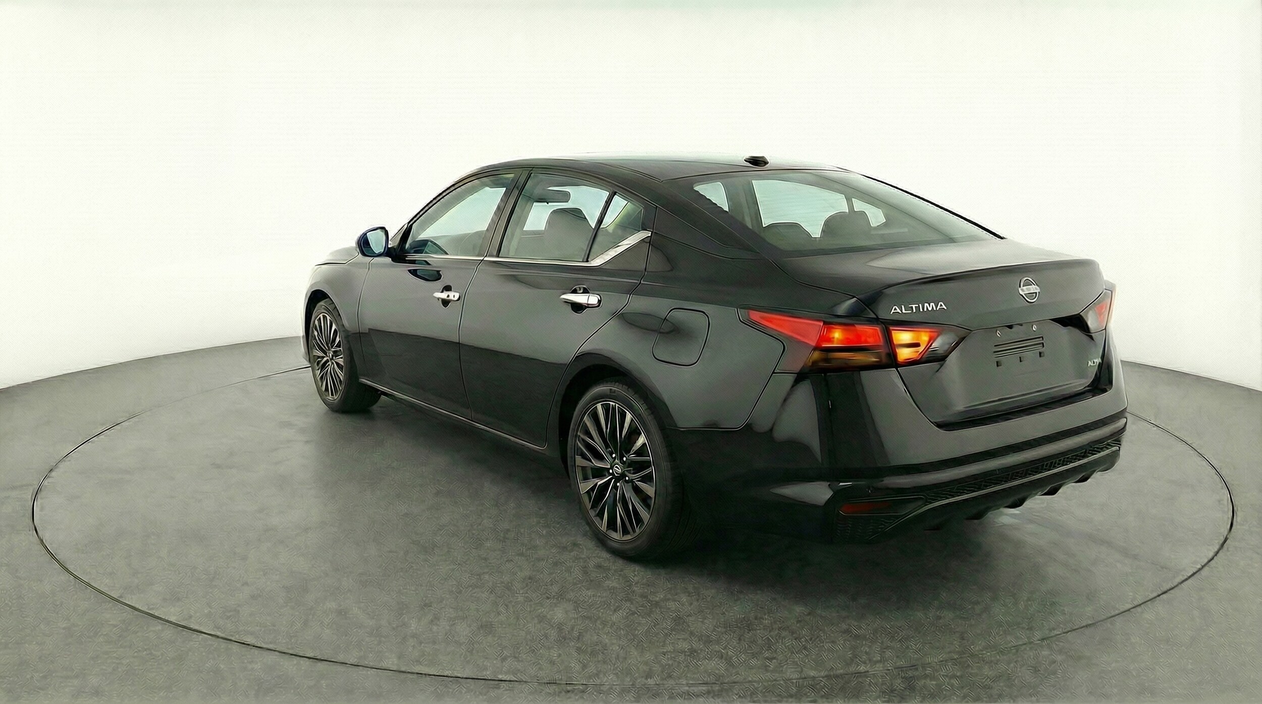 Thumbnail: 2025 Nissan Altima - 5