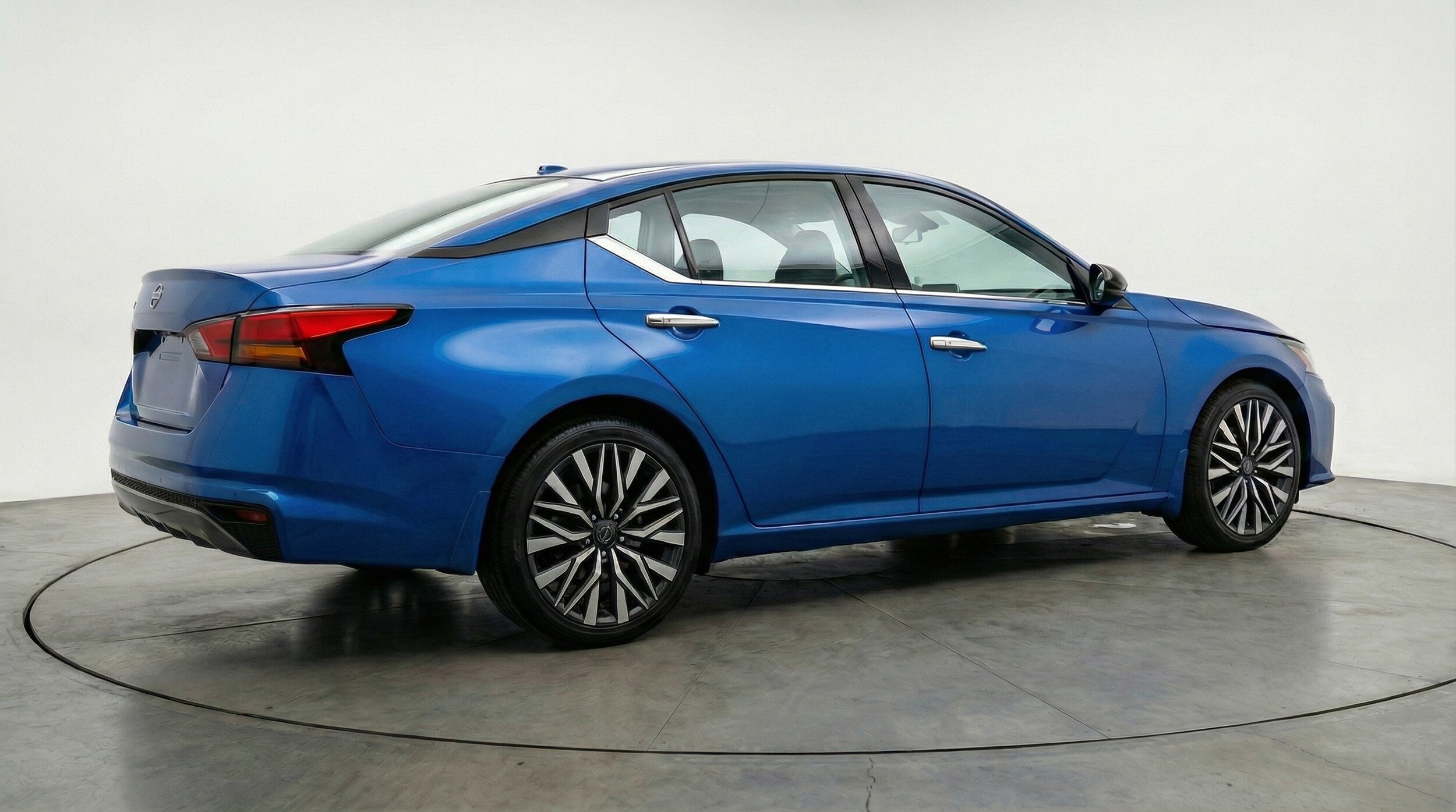 Thumbnail: 2025 Nissan Altima - 9