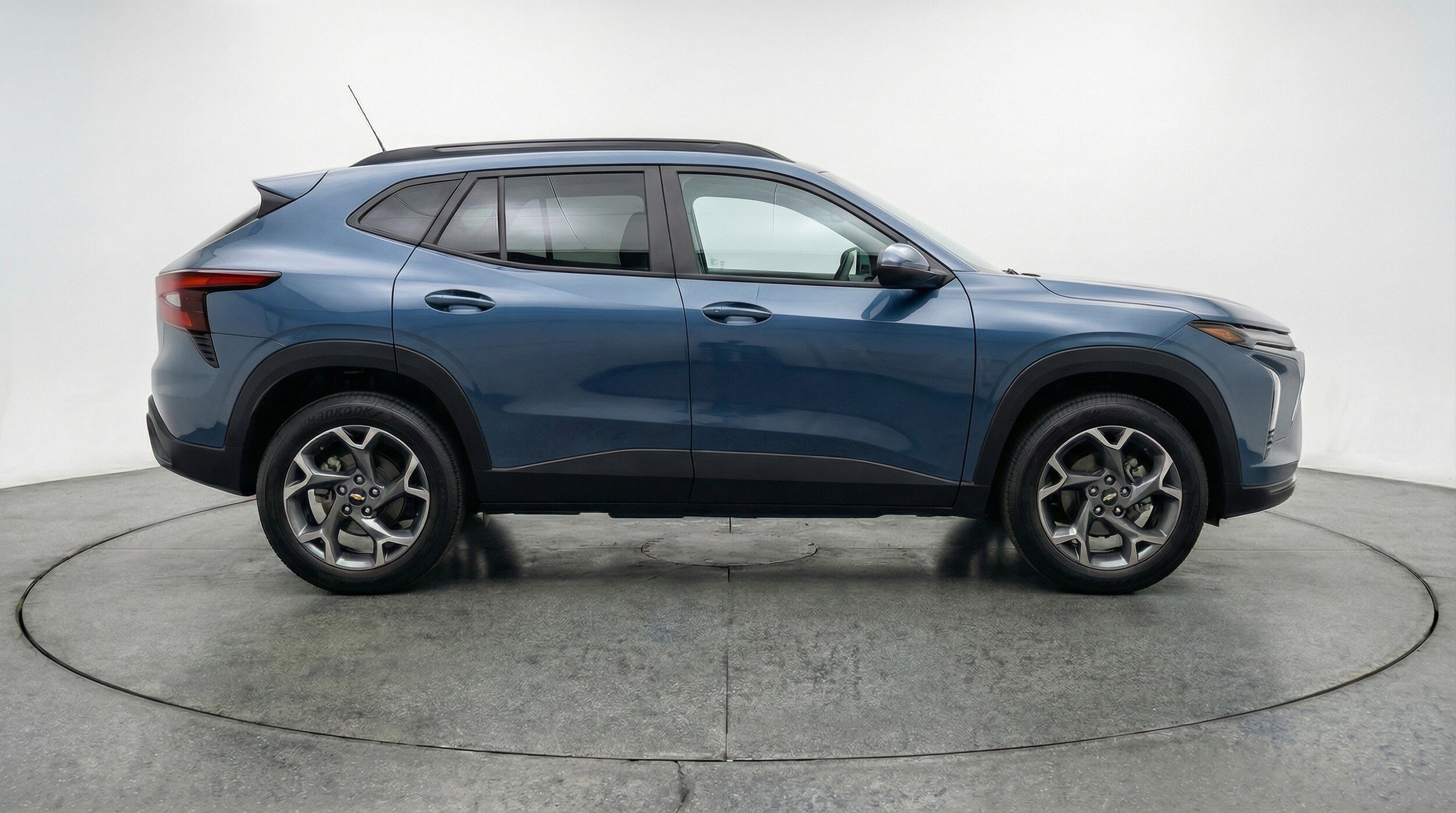 Thumbnail: 2025 Chevrolet Trax - 11