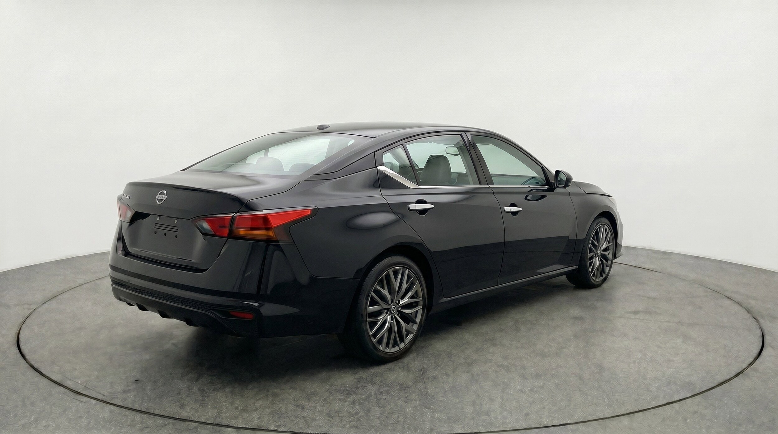 Thumbnail: 2025 Nissan Altima - 9
