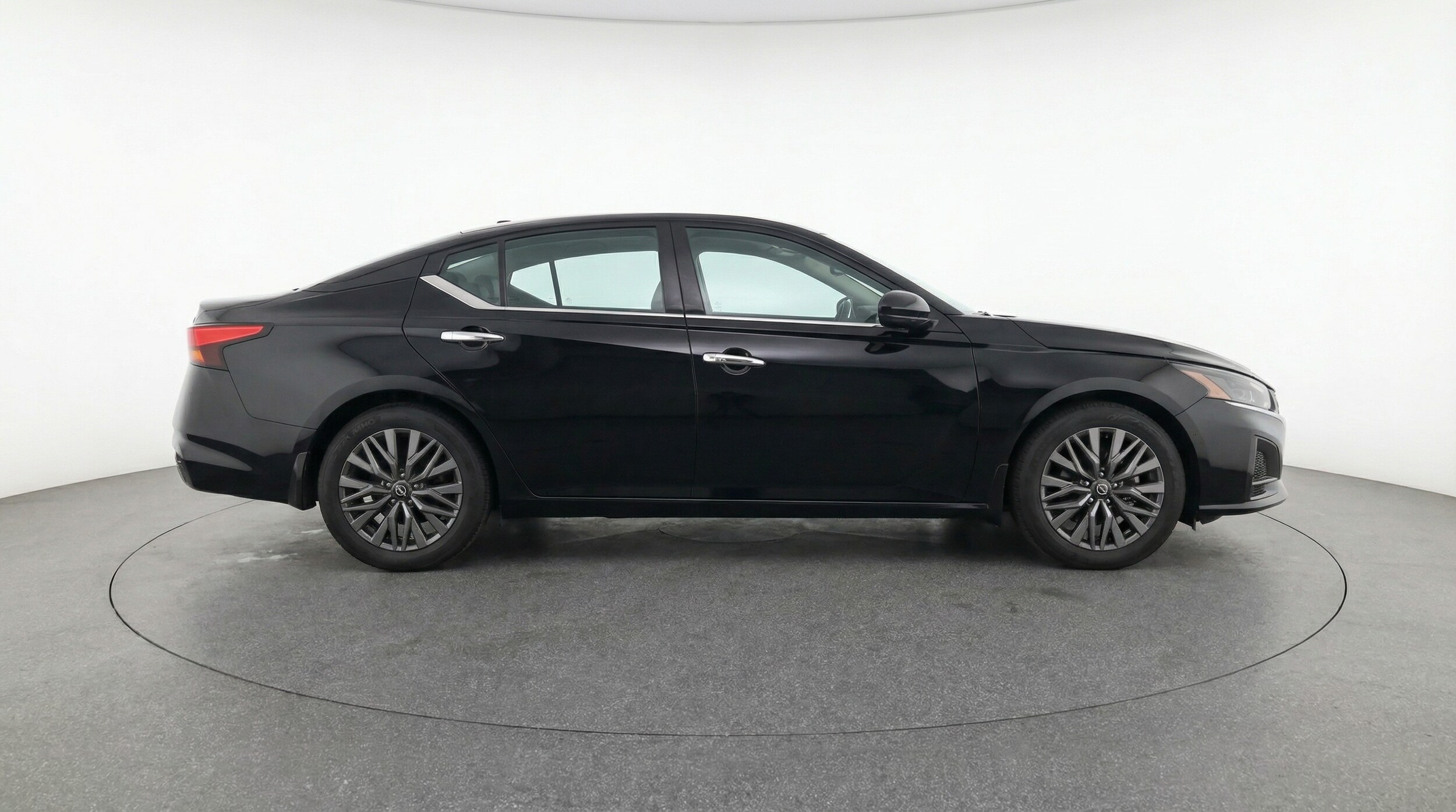 Thumbnail: 2025 Nissan Altima - 8