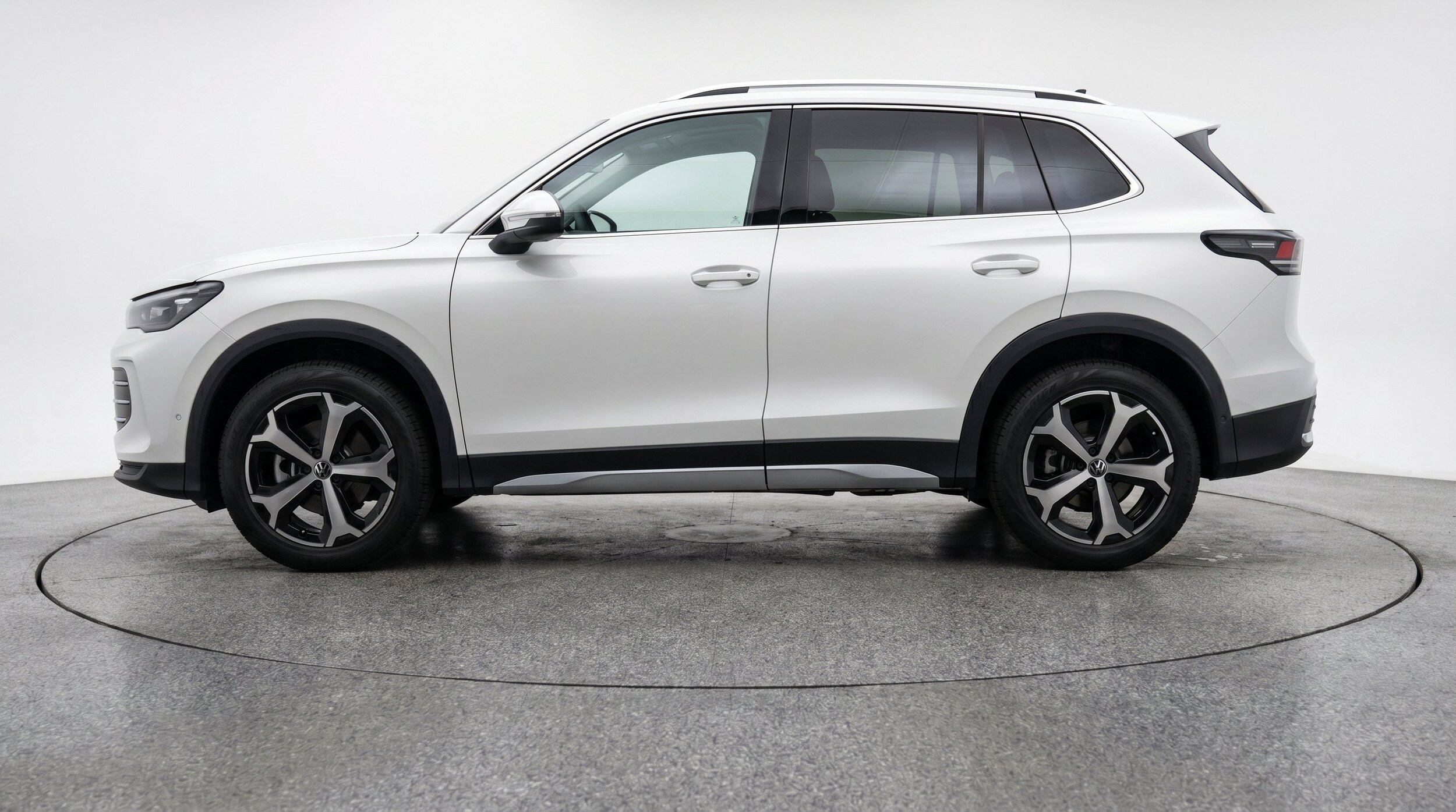 Thumbnail: 2026 Volkswagen Tiguan - 5