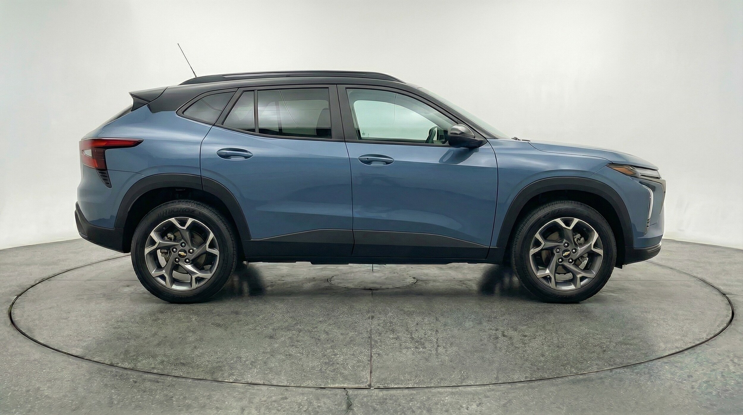 Thumbnail: 2025 Chevrolet Trax - 11