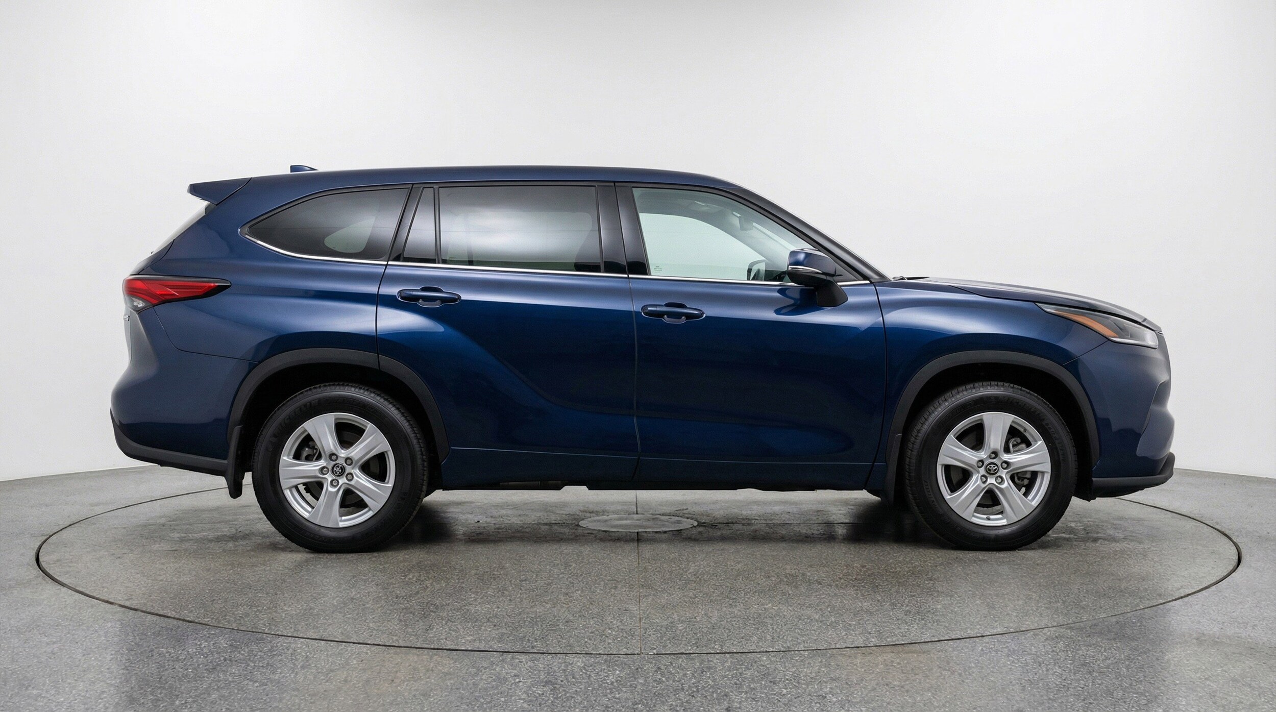 Thumbnail: 2025 Toyota Highlander - 11